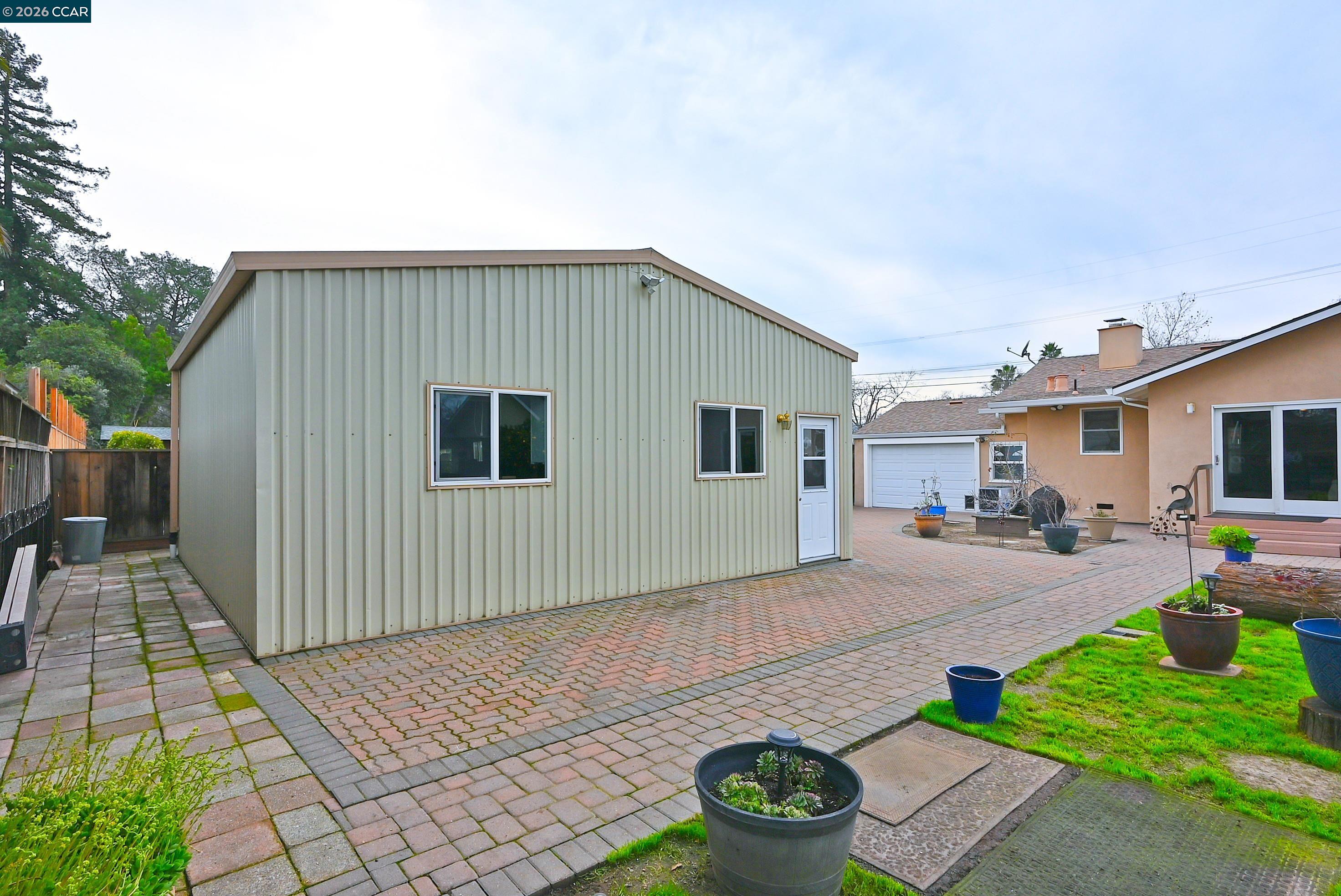 Detail Gallery Image 36 of 38 For 1013 Pleasant Valley Dr, Pleasant Hill,  CA 94523 - 3 Beds | 2 Baths