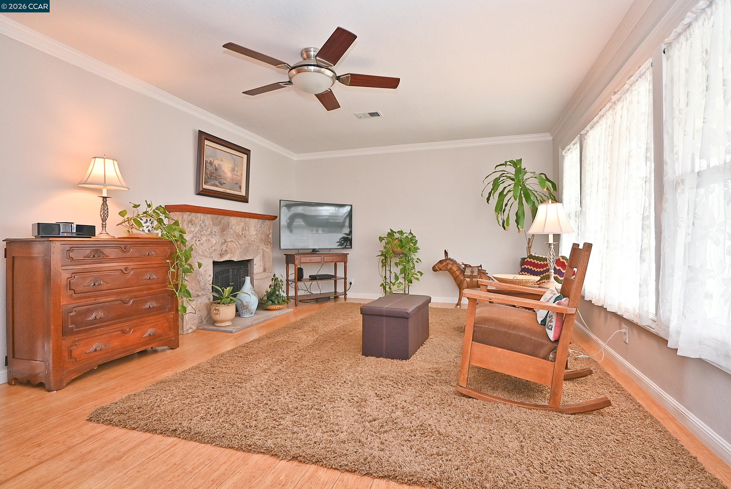 Detail Gallery Image 6 of 38 For 1013 Pleasant Valley Dr, Pleasant Hill,  CA 94523 - 3 Beds | 2 Baths