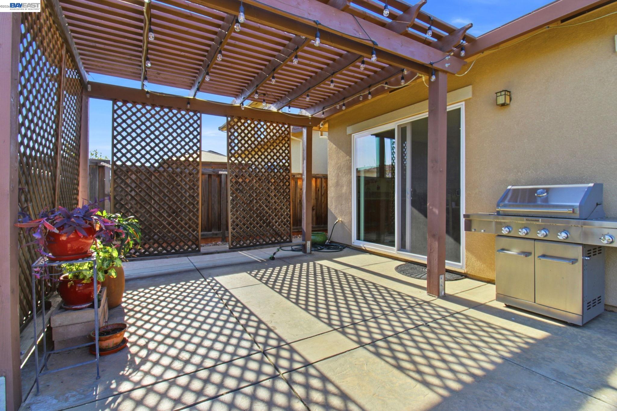 Detail Gallery Image 27 of 34 For 868 N San Remo Ln, Mountain House,  CA 95391 - 4 Beds | 2/1 Baths