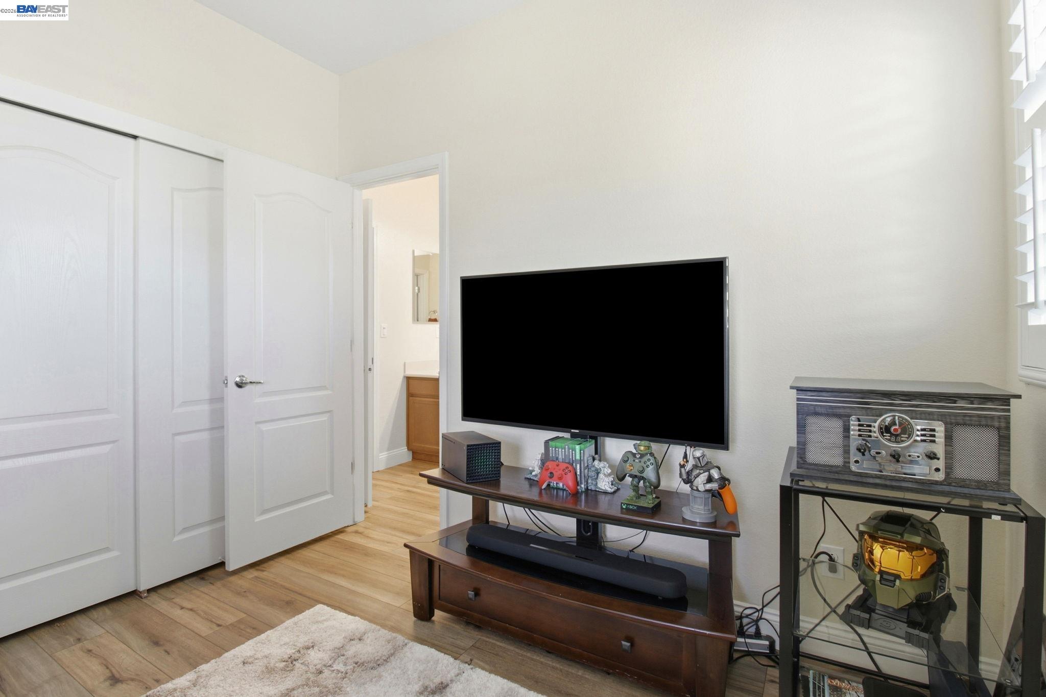 Detail Gallery Image 8 of 34 For 868 N San Remo Ln, Mountain House,  CA 95391 - 4 Beds | 2/1 Baths