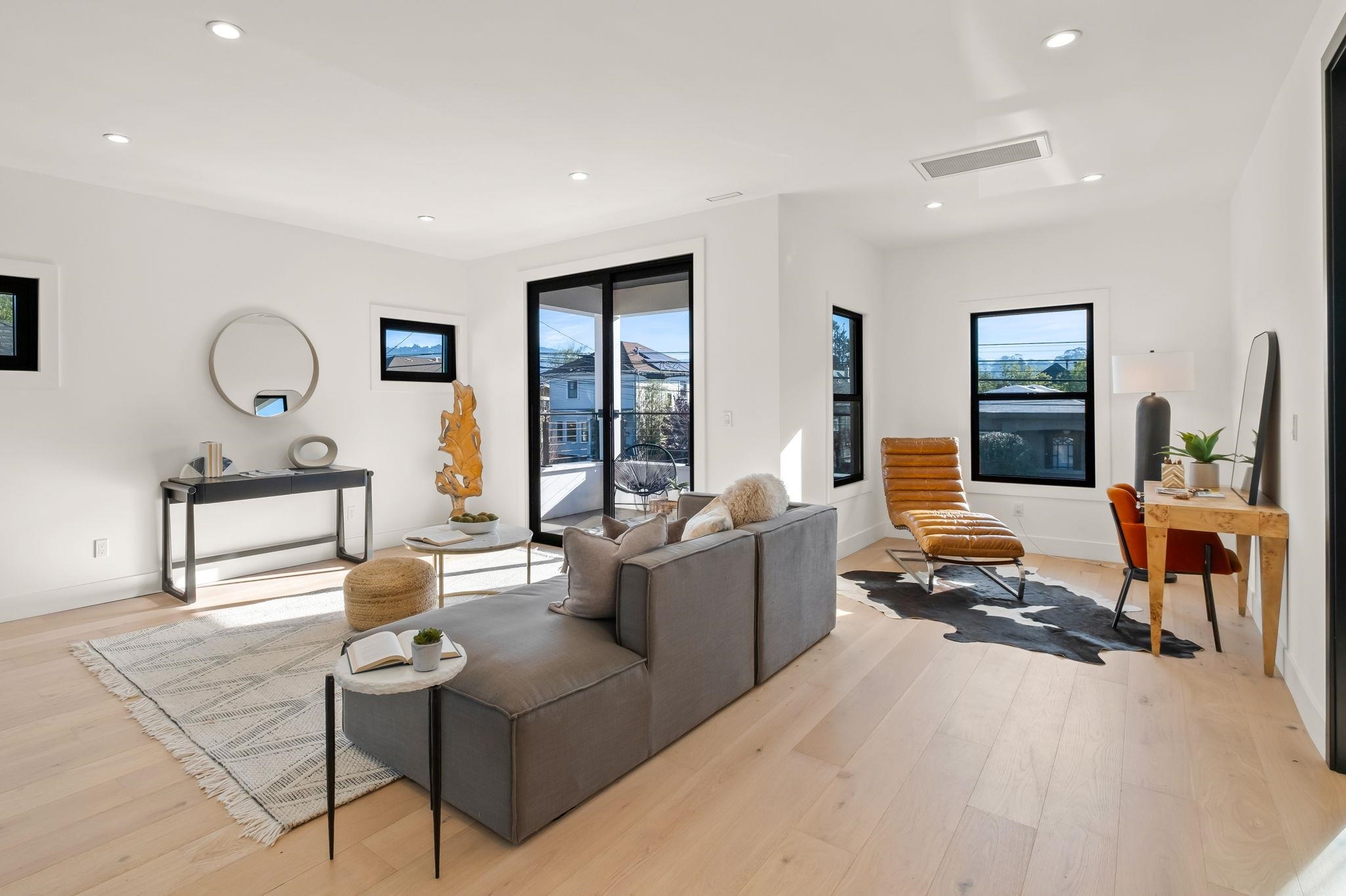 Detail Gallery Image 19 of 56 For 5229 Miles Ave, Oakland,  CA 94618 - 6 Beds | 6/1 Baths