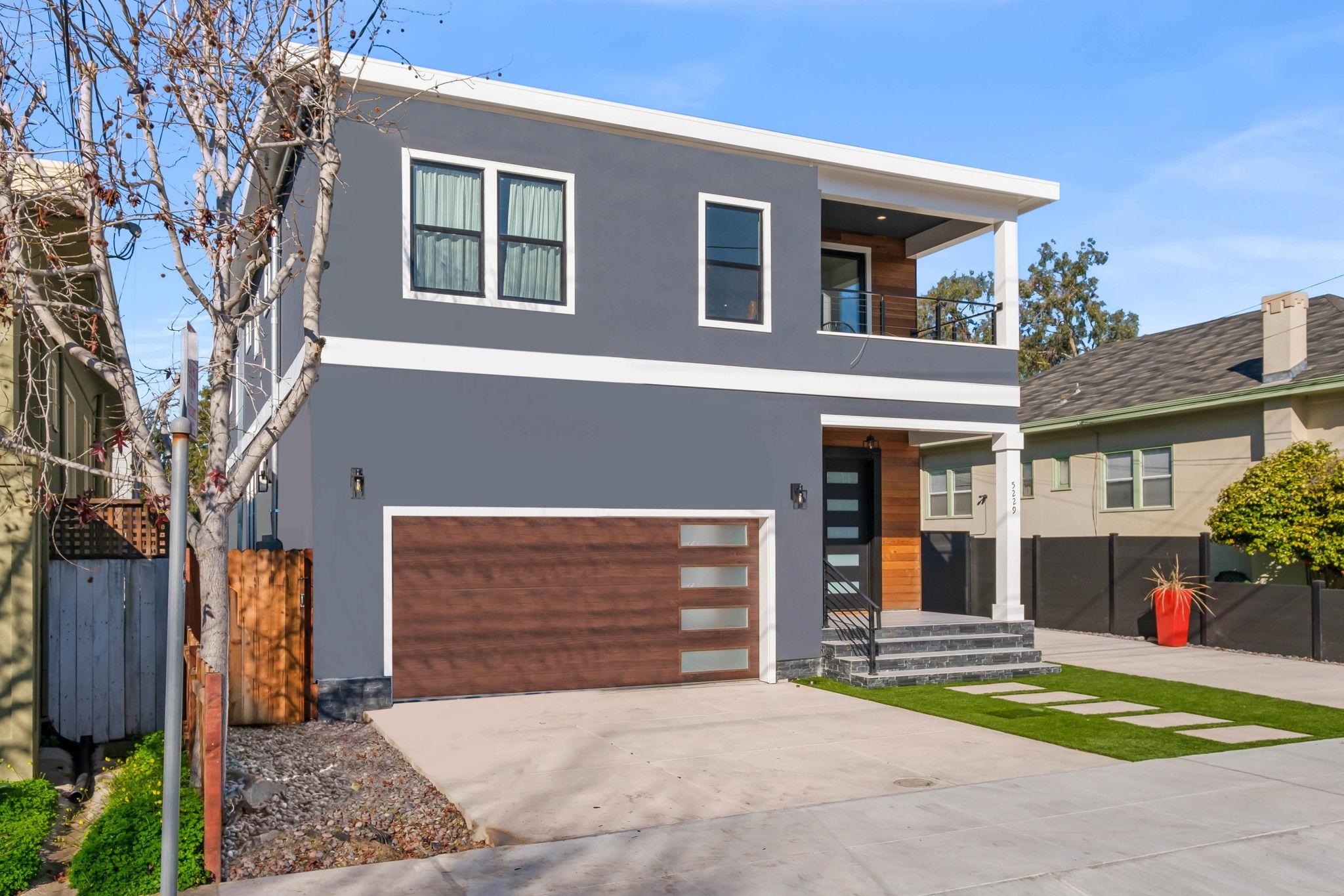 Detail Gallery Image 3 of 56 For 5229 Miles Ave, Oakland,  CA 94618 - 6 Beds | 6/1 Baths