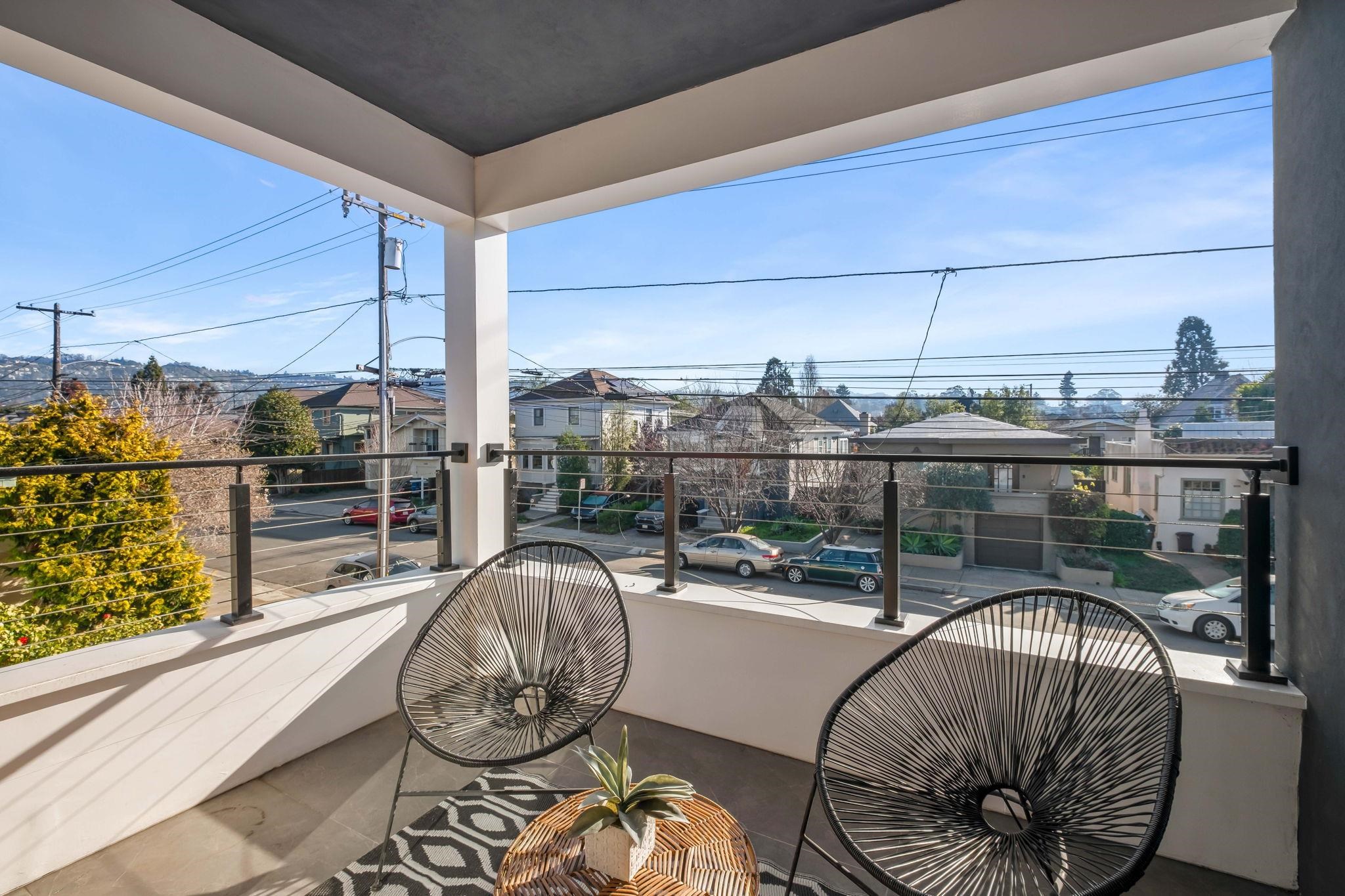 Detail Gallery Image 21 of 56 For 5229 Miles Ave, Oakland,  CA 94618 - 6 Beds | 6/1 Baths