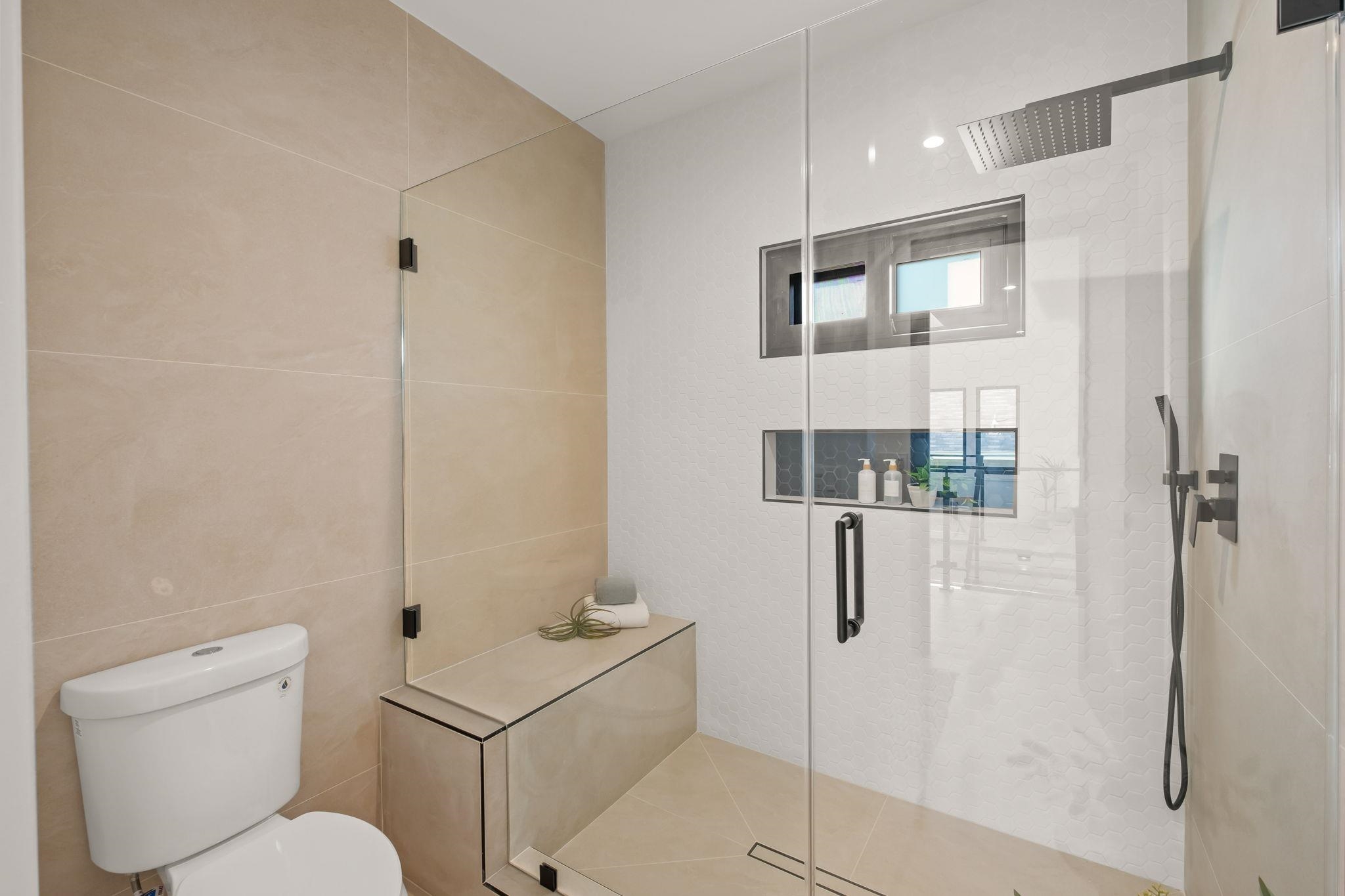 Detail Gallery Image 26 of 56 For 5229 Miles Ave, Oakland,  CA 94618 - 6 Beds | 6/1 Baths