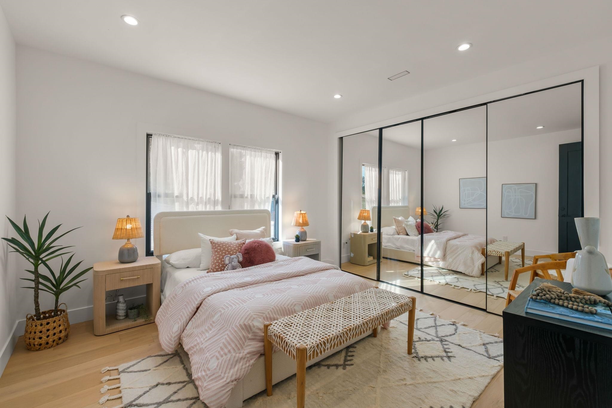 Detail Gallery Image 27 of 56 For 5229 Miles Ave, Oakland,  CA 94618 - 6 Beds | 6/1 Baths