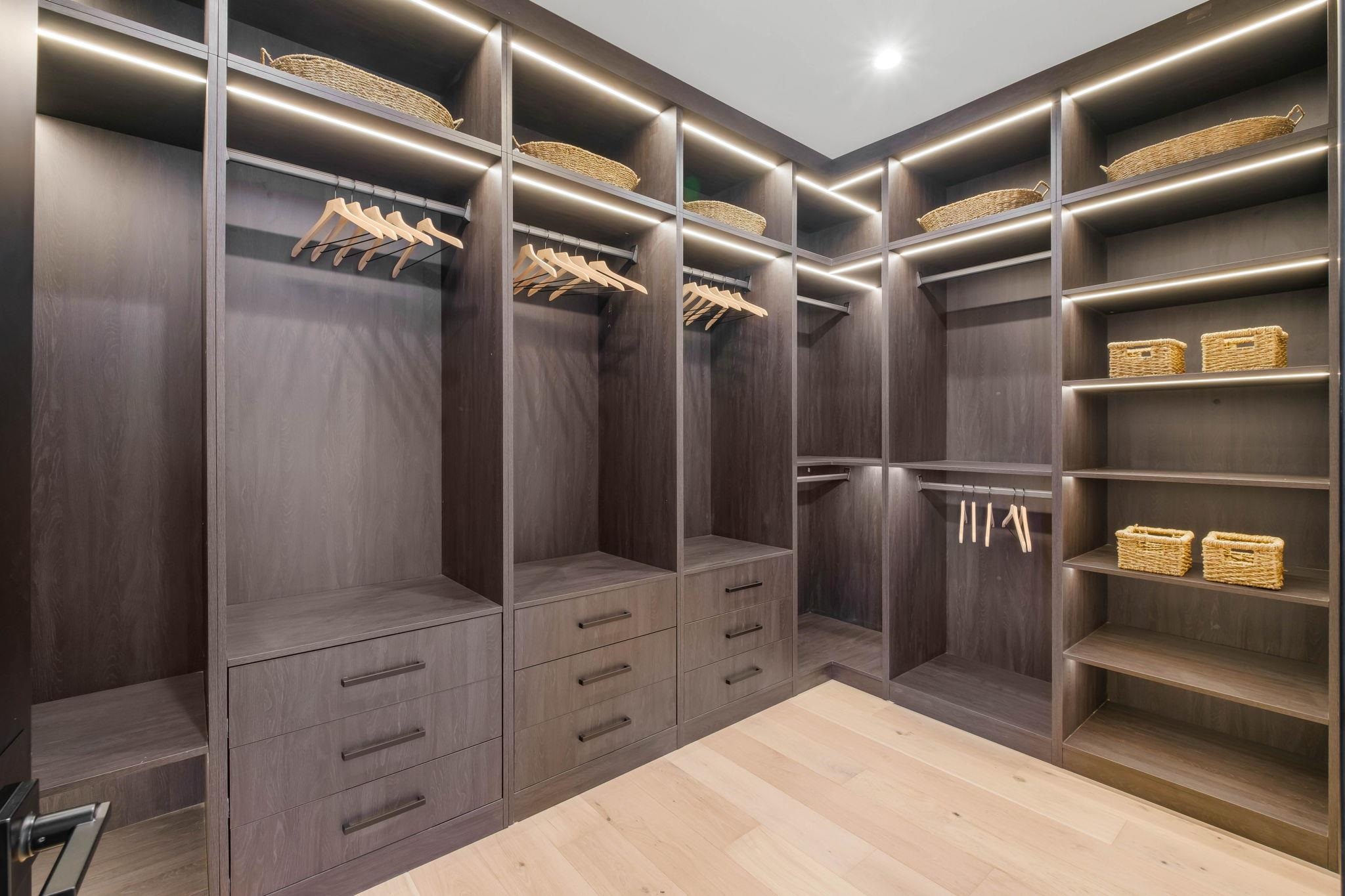 Detail Gallery Image 30 of 56 For 5229 Miles Ave, Oakland,  CA 94618 - 6 Beds | 6/1 Baths