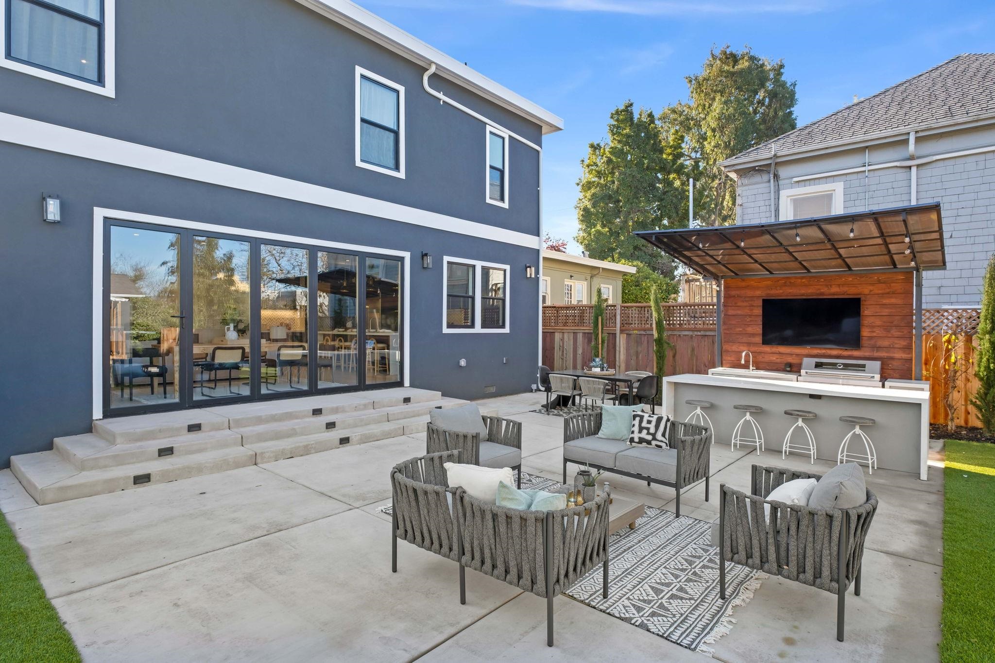 Detail Gallery Image 34 of 56 For 5229 Miles Ave, Oakland,  CA 94618 - 6 Beds | 6/1 Baths