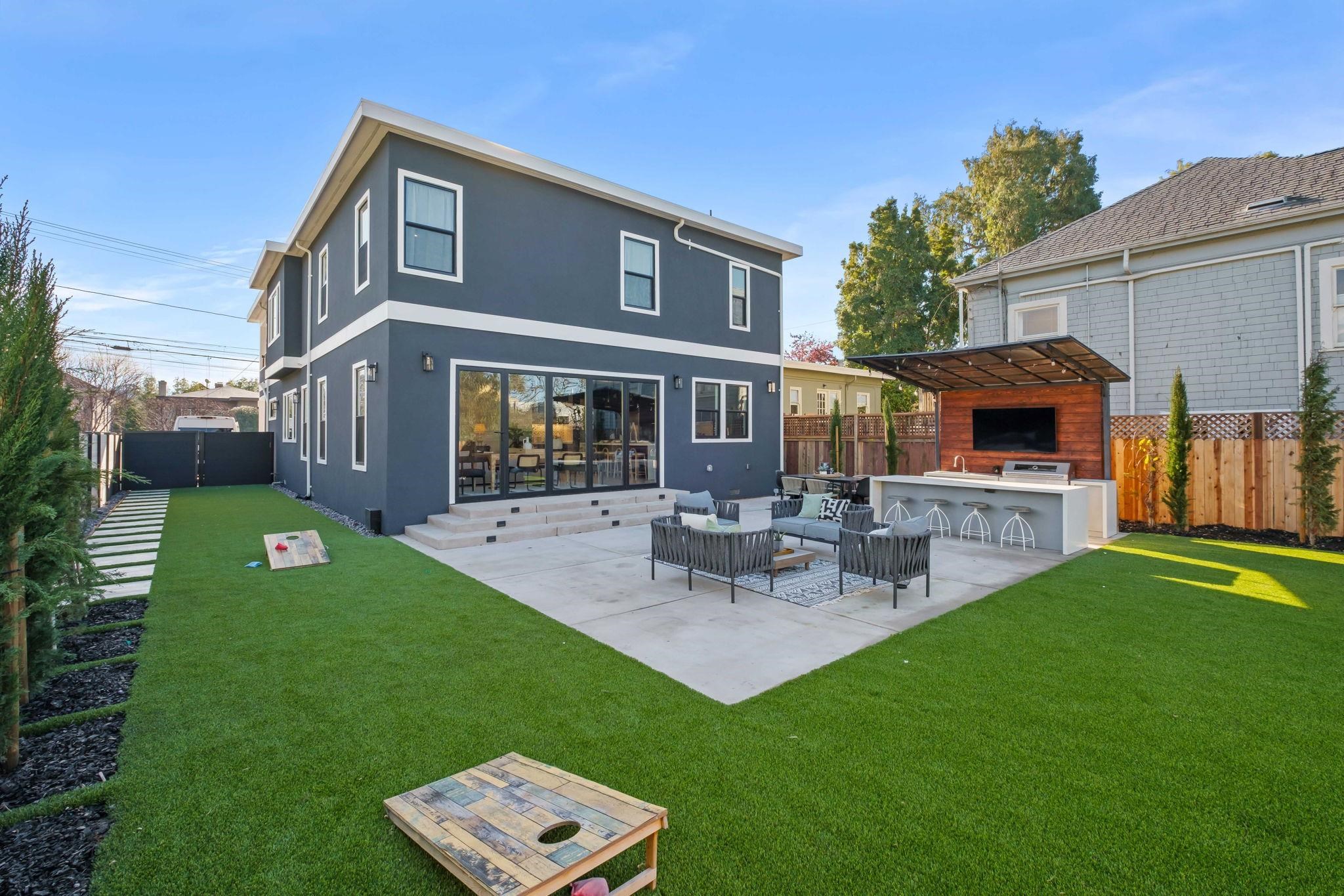 Detail Gallery Image 36 of 56 For 5229 Miles Ave, Oakland,  CA 94618 - 6 Beds | 6/1 Baths