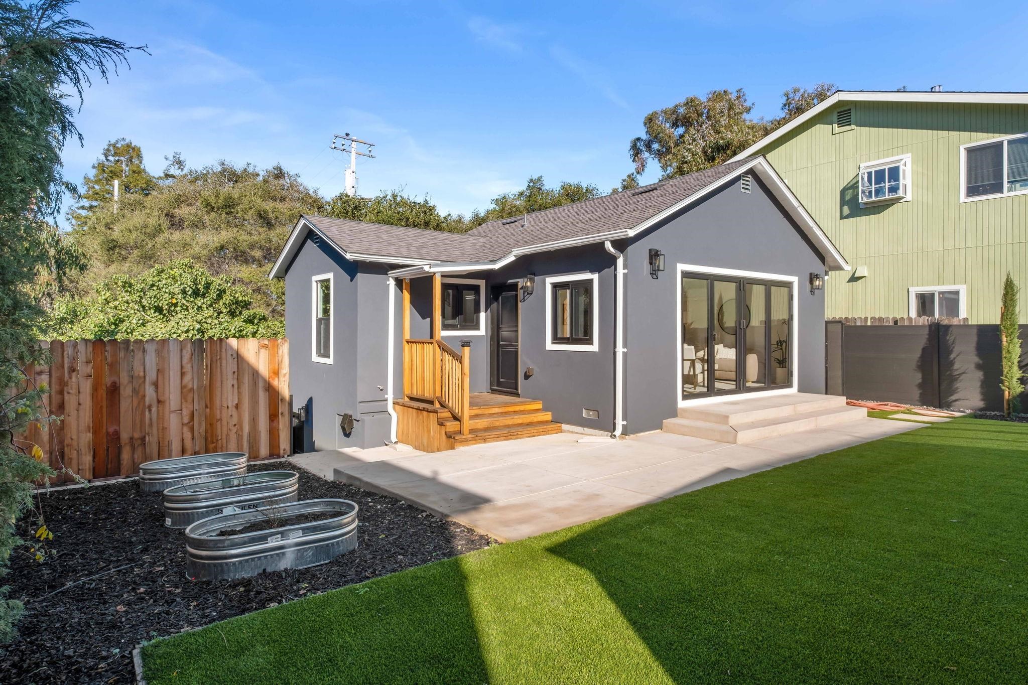 Detail Gallery Image 38 of 56 For 5229 Miles Ave, Oakland,  CA 94618 - 6 Beds | 6/1 Baths