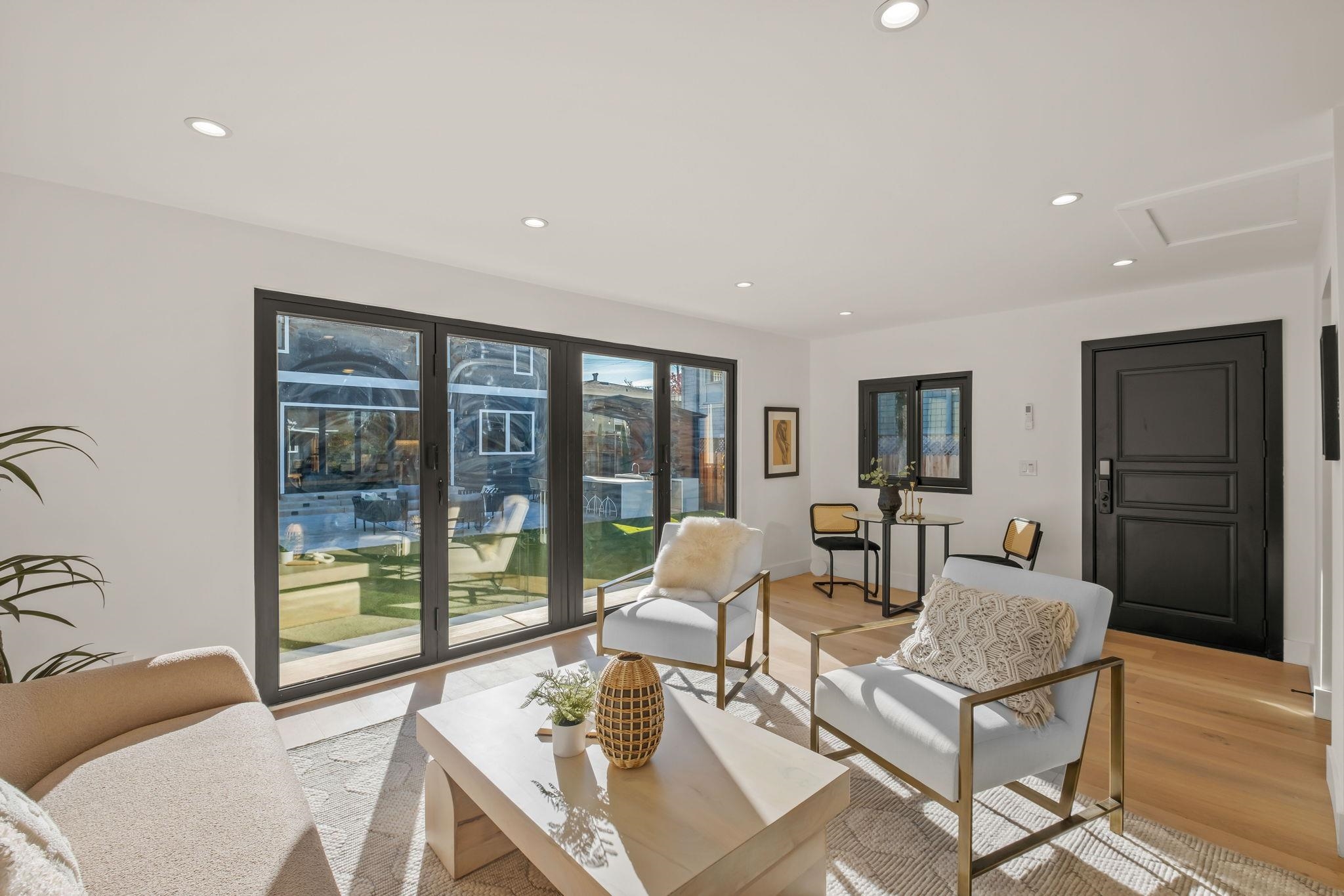 Detail Gallery Image 40 of 56 For 5229 Miles Ave, Oakland,  CA 94618 - 6 Beds | 6/1 Baths