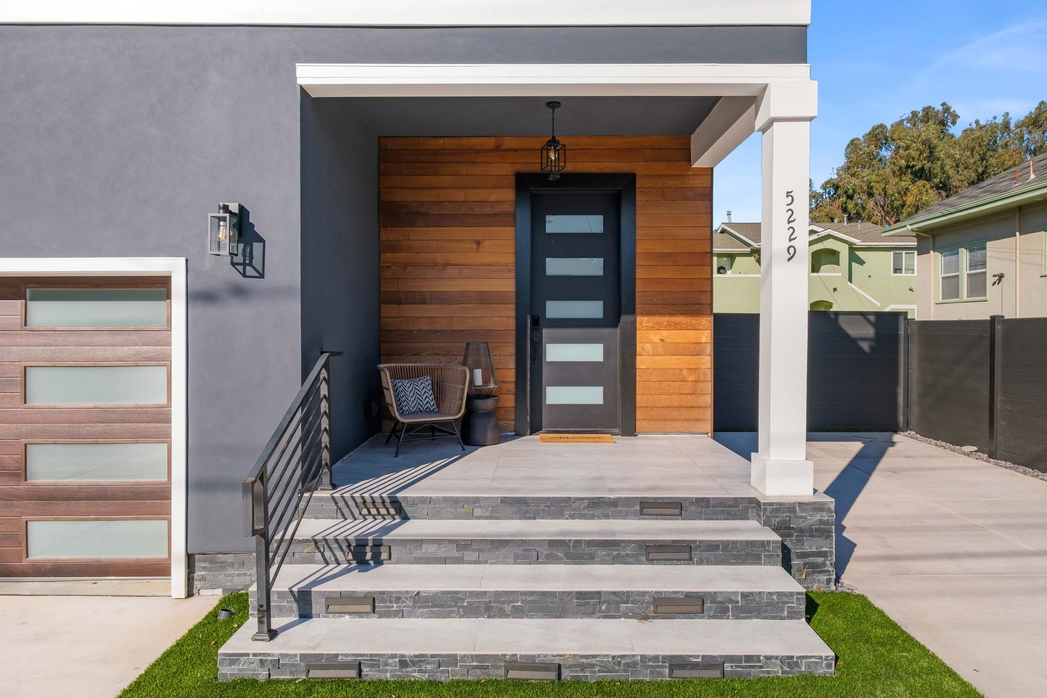 Detail Gallery Image 5 of 56 For 5229 Miles Ave, Oakland,  CA 94618 - 6 Beds | 6/1 Baths