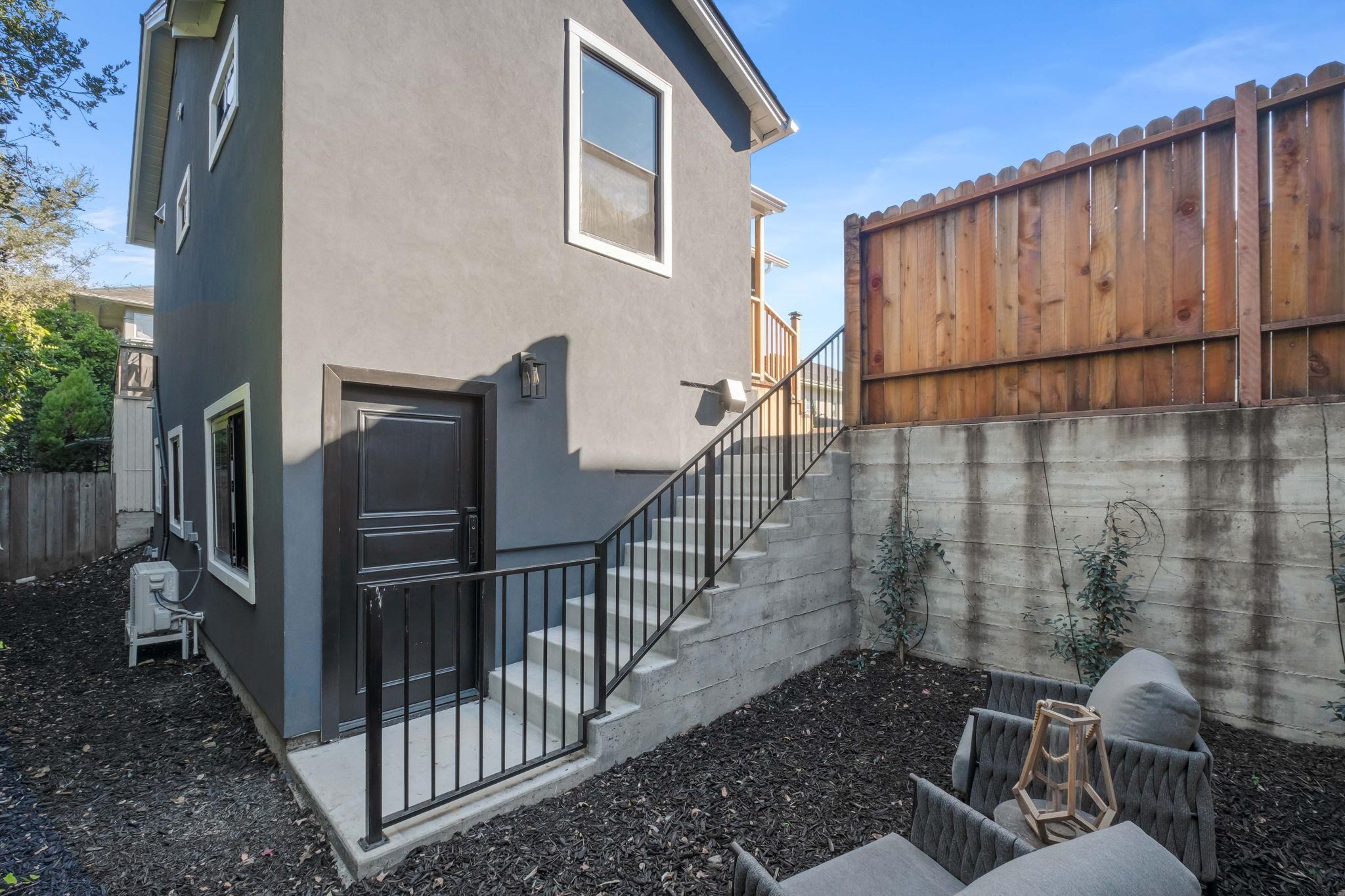 Detail Gallery Image 46 of 56 For 5229 Miles Ave, Oakland,  CA 94618 - 6 Beds | 6/1 Baths