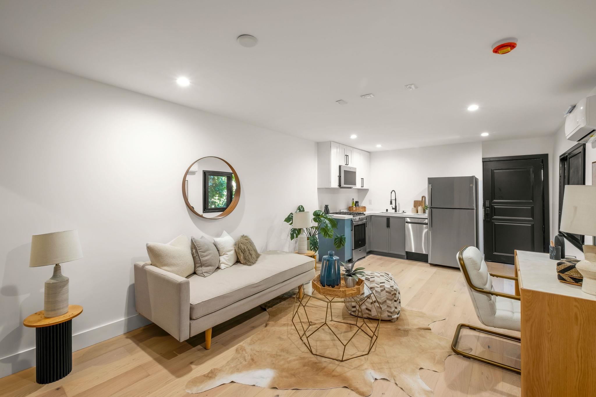 Detail Gallery Image 49 of 56 For 5229 Miles Ave, Oakland,  CA 94618 - 6 Beds | 6/1 Baths