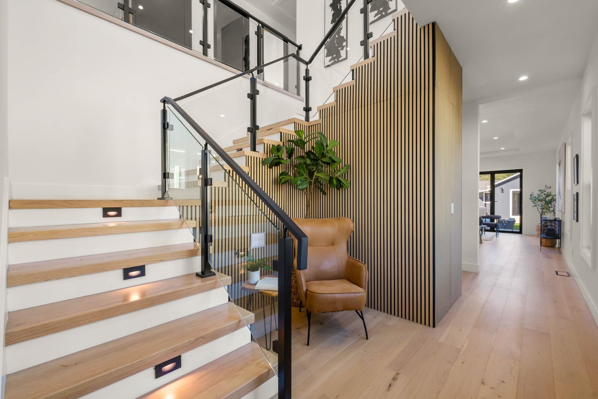 Detail Gallery Image 7 of 56 For 5229 Miles Ave, Oakland,  CA 94618 - 6 Beds | 6/1 Baths