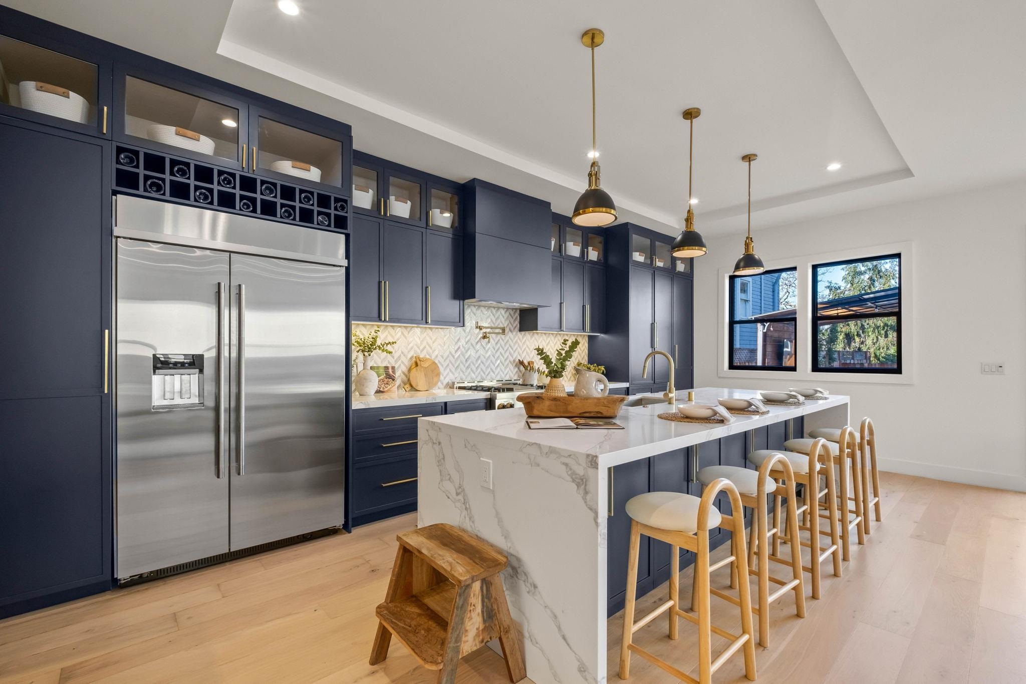 Detail Gallery Image 10 of 56 For 5229 Miles Ave, Oakland,  CA 94618 - 6 Beds | 6/1 Baths