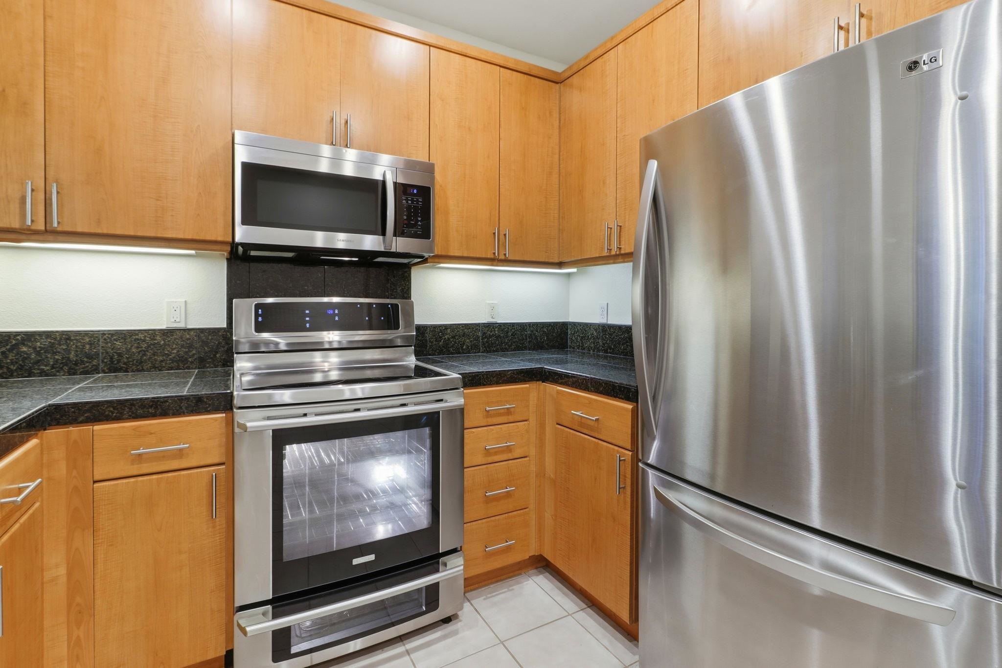 Detail Gallery Image 14 of 48 For 3090 Glascock Street #102,  Oakland,  CA 94601 - 2 Beds | 2 Baths