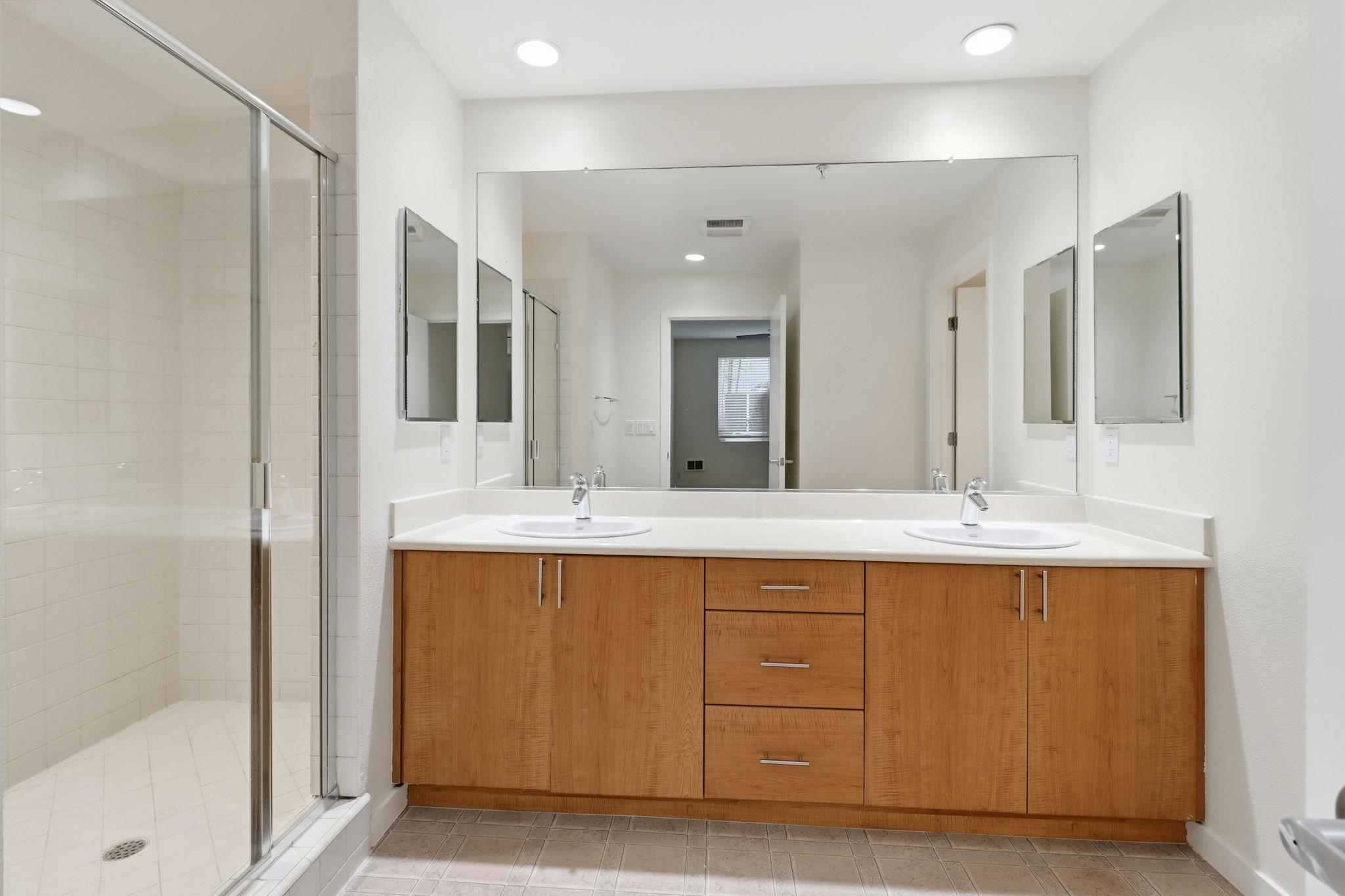 Detail Gallery Image 22 of 48 For 3090 Glascock Street #102,  Oakland,  CA 94601 - 2 Beds | 2 Baths