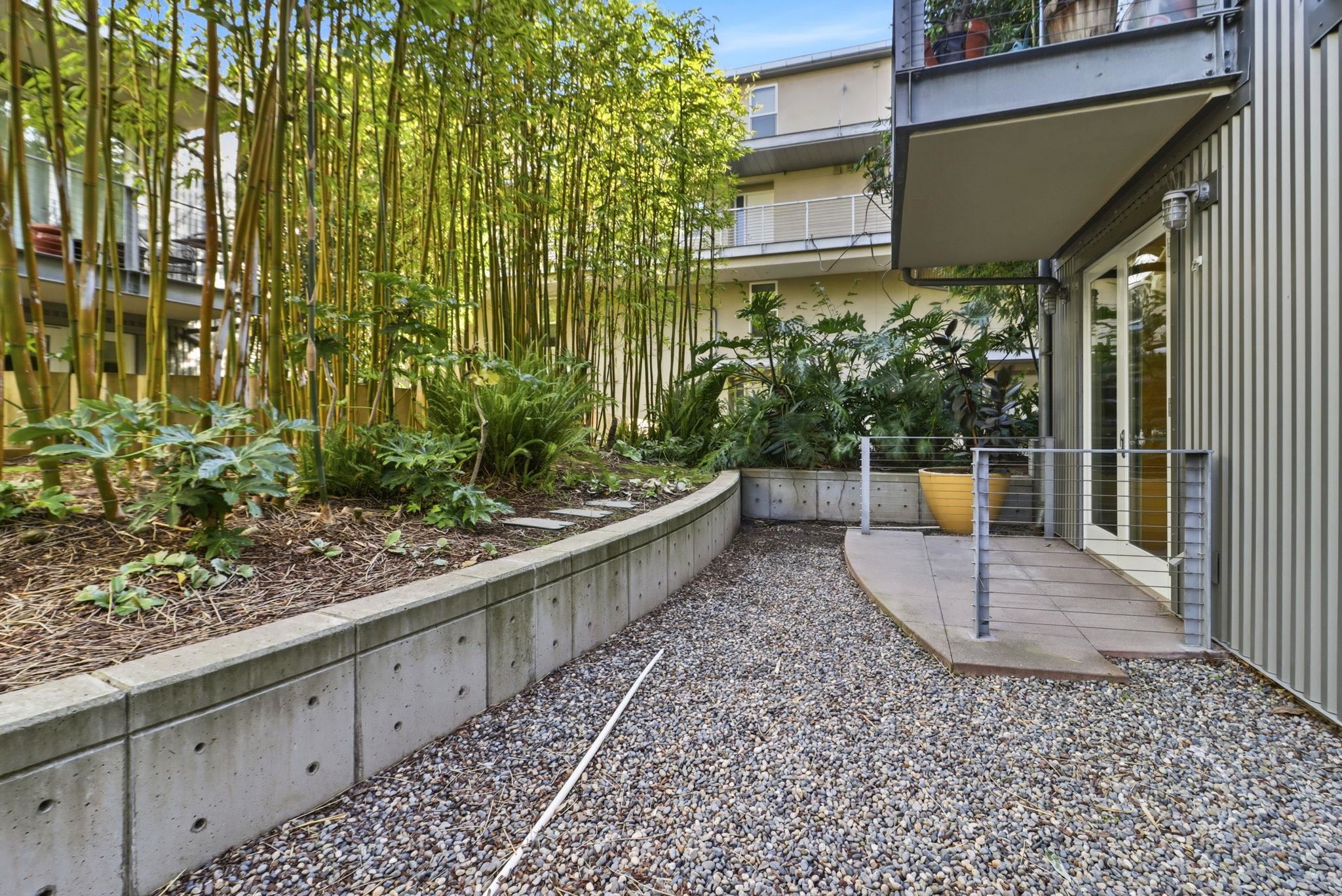 Detail Gallery Image 28 of 48 For 3090 Glascock Street #102,  Oakland,  CA 94601 - 2 Beds | 2 Baths