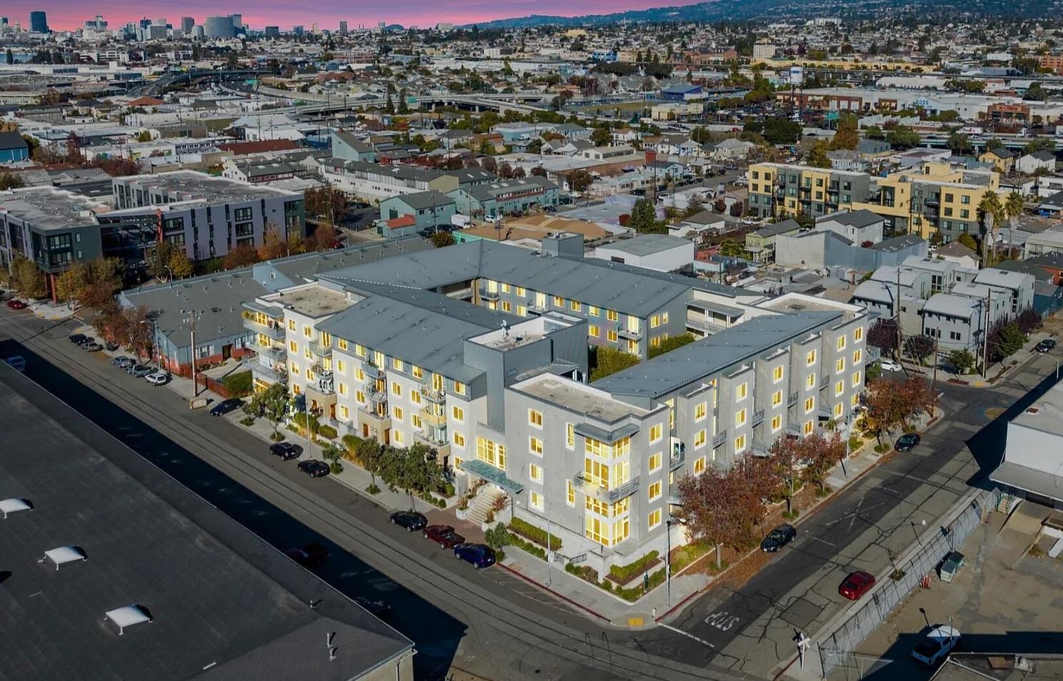 Detail Gallery Image 43 of 48 For 3090 Glascock Street #102,  Oakland,  CA 94601 - 2 Beds | 2 Baths