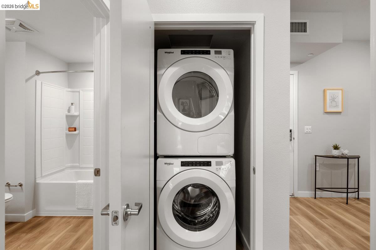 Detail Gallery Image 19 of 42 For 260 Brooklyn Basin Way #411,  Oakland,  CA 94606 - 1 Beds | 1 Baths