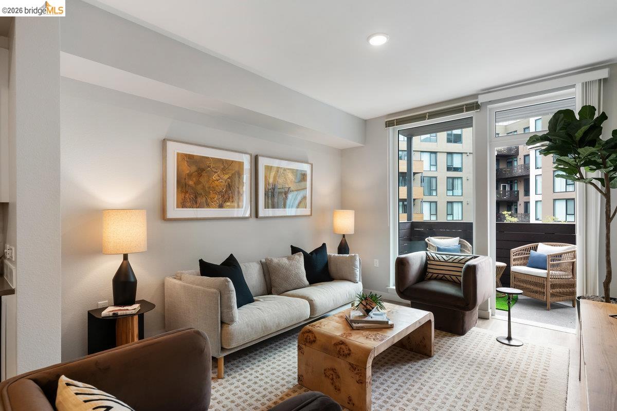 Detail Gallery Image 2 of 42 For 260 Brooklyn Basin Way #411,  Oakland,  CA 94606 - 1 Beds | 1 Baths