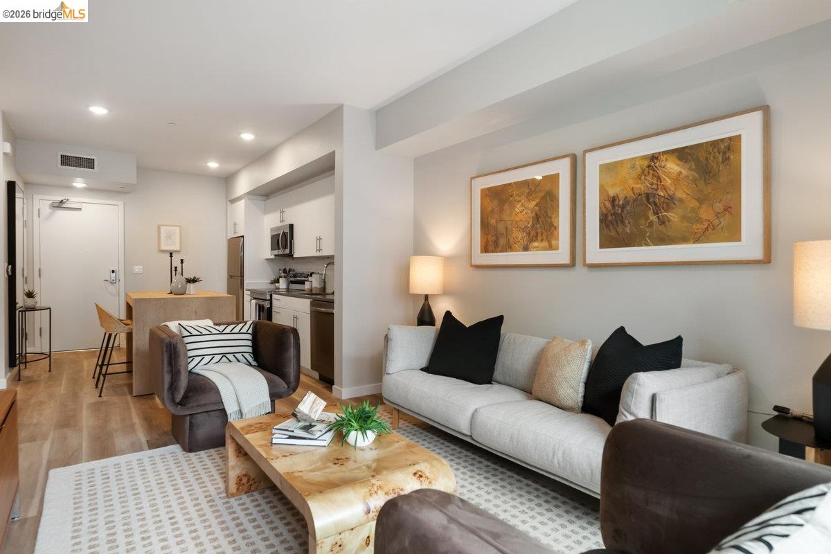 Detail Gallery Image 4 of 42 For 260 Brooklyn Basin Way #411,  Oakland,  CA 94606 - 1 Beds | 1 Baths