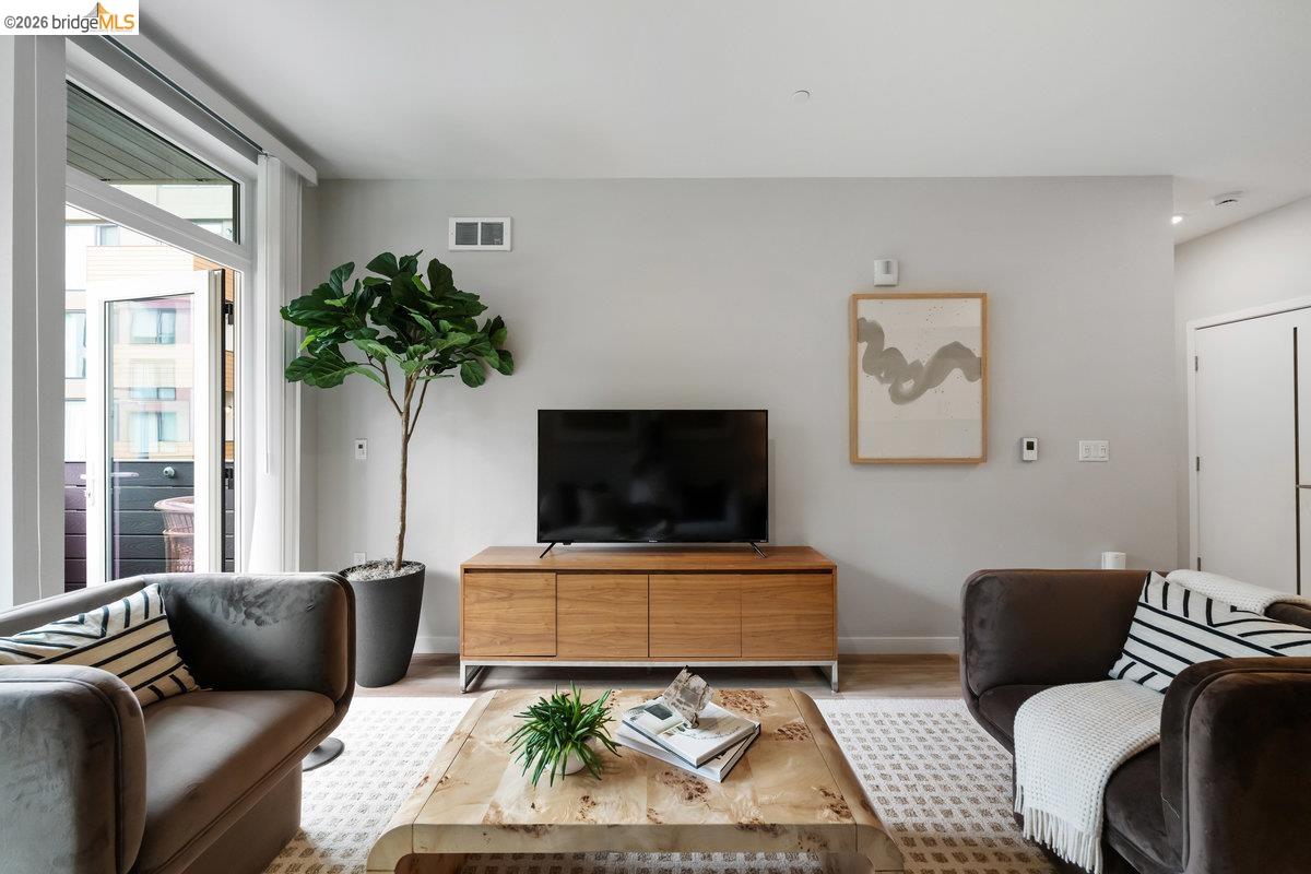 Detail Gallery Image 6 of 42 For 260 Brooklyn Basin Way #411,  Oakland,  CA 94606 - 1 Beds | 1 Baths