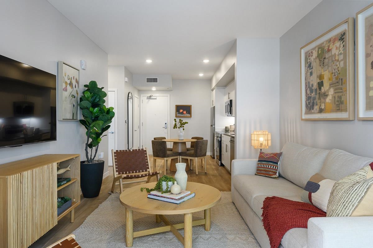 Detail Gallery Image 2 of 41 For 260 Brooklyn Basin Way #441,  Oakland,  CA 94606 - 1 Beds | 1 Baths