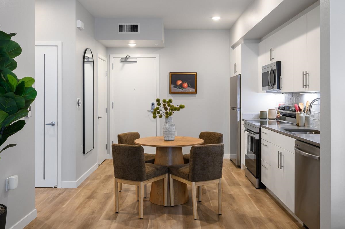 Detail Gallery Image 6 of 41 For 260 Brooklyn Basin Way #441,  Oakland,  CA 94606 - 1 Beds | 1 Baths