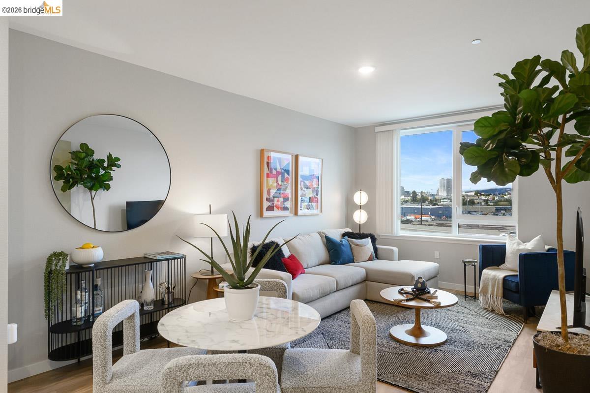 Detail Gallery Image 2 of 42 For 260 Brooklyn Basin Way #536,  Oakland,  CA 94606 - 1 Beds | 1 Baths