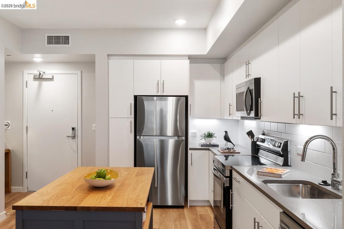 Detail Gallery Image 14 of 42 For 260 Brooklyn Basin Way #536,  Oakland,  CA 94606 - 1 Beds | 1 Baths