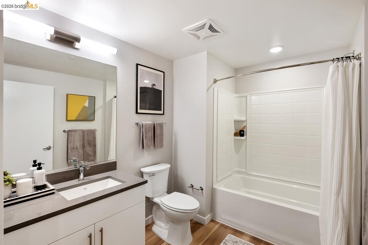 Detail Gallery Image 20 of 42 For 260 Brooklyn Basin Way #536,  Oakland,  CA 94606 - 1 Beds | 1 Baths