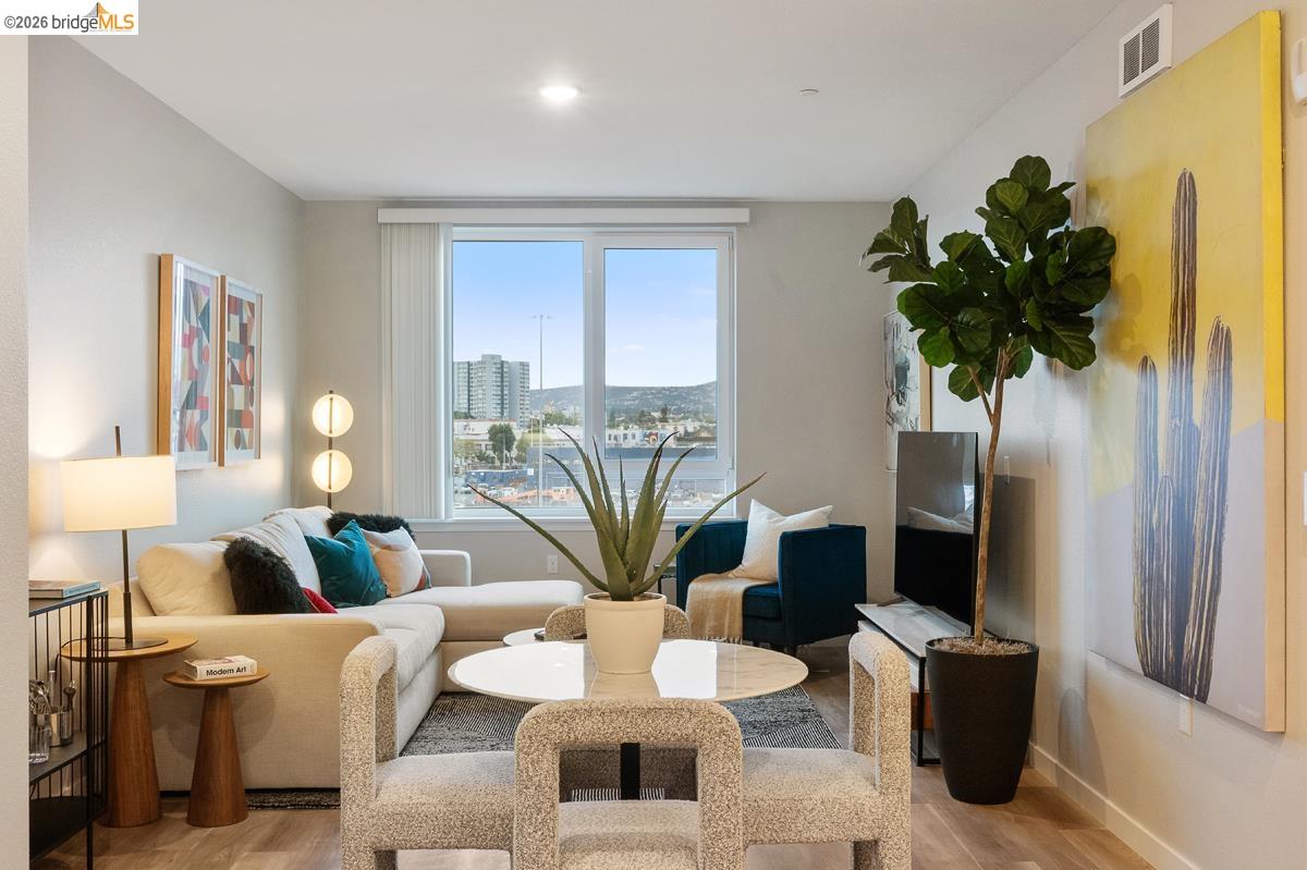 Detail Gallery Image 9 of 42 For 260 Brooklyn Basin Way #536,  Oakland,  CA 94606 - 1 Beds | 1 Baths