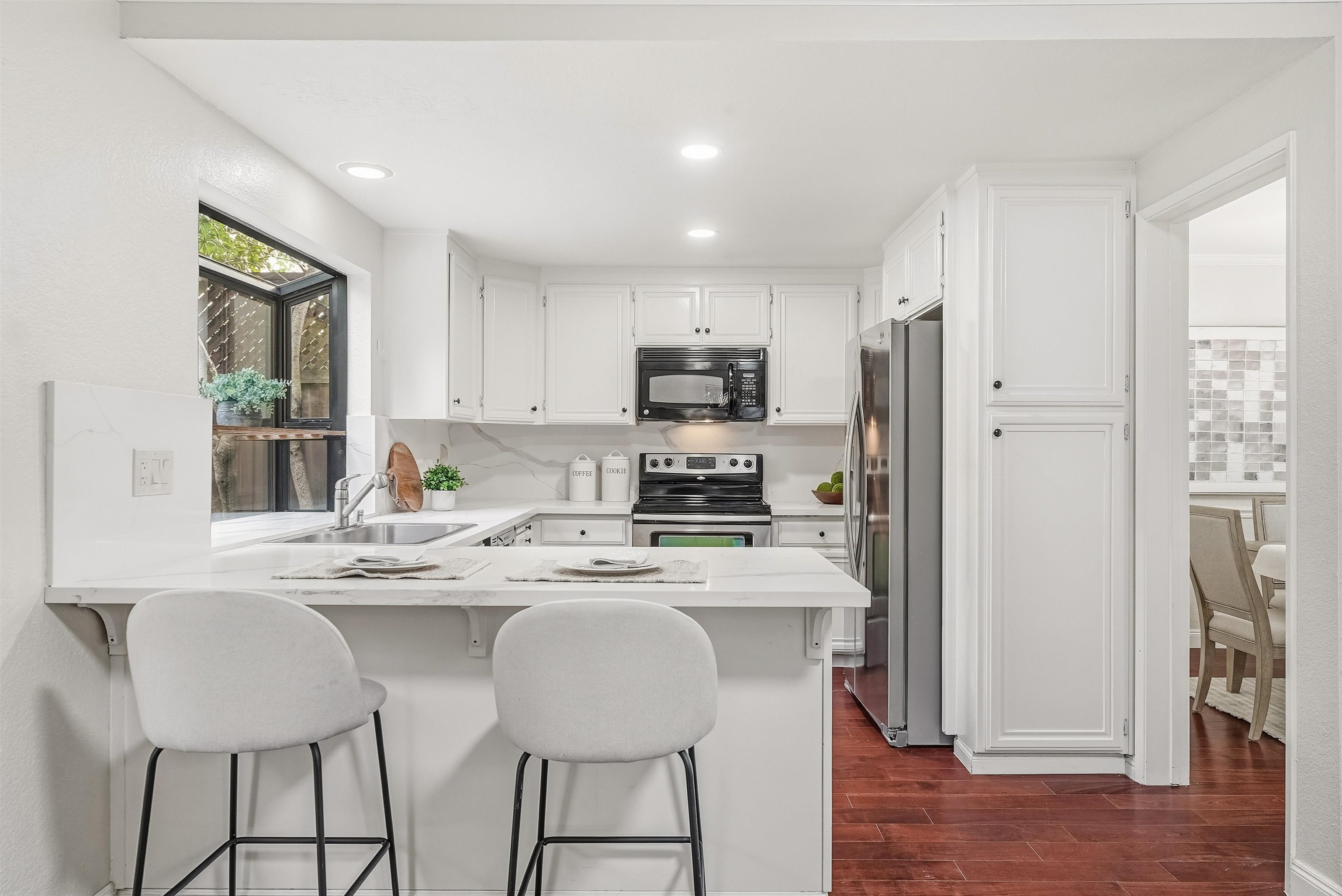 Detail Gallery Image 13 of 39 For 3653 Kamp Dr, Pleasanton,  CA 94588 - 4 Beds | 2/1 Baths