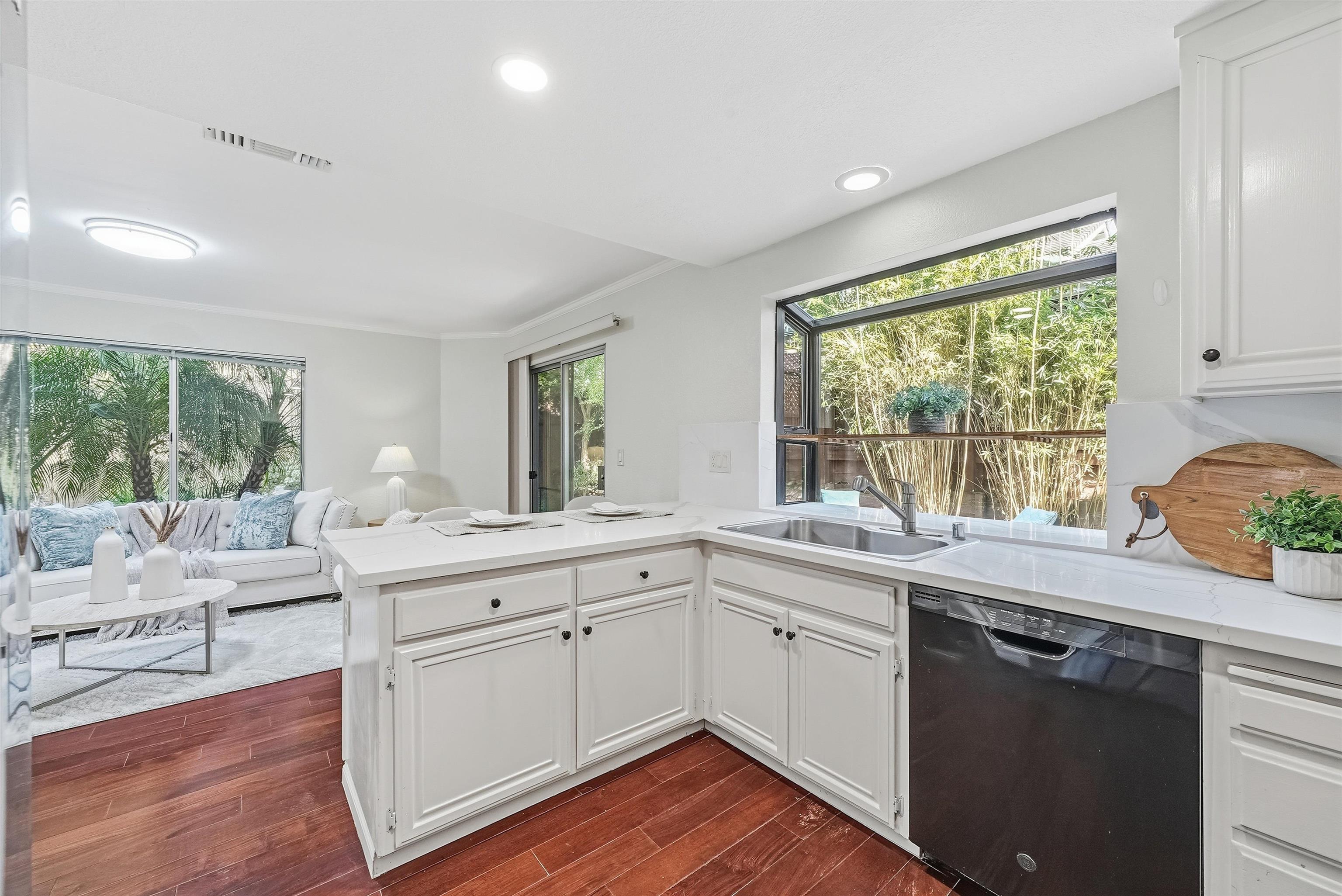 Detail Gallery Image 15 of 39 For 3653 Kamp Dr, Pleasanton,  CA 94588 - 4 Beds | 2/1 Baths