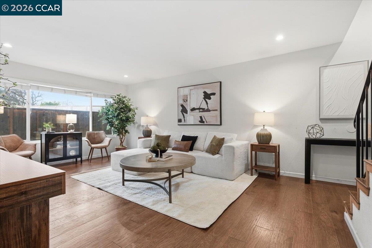 Detail Gallery Image 2 of 37 For 804 San Simeon, Concord,  CA 94518 - 3 Beds | 2/1 Baths