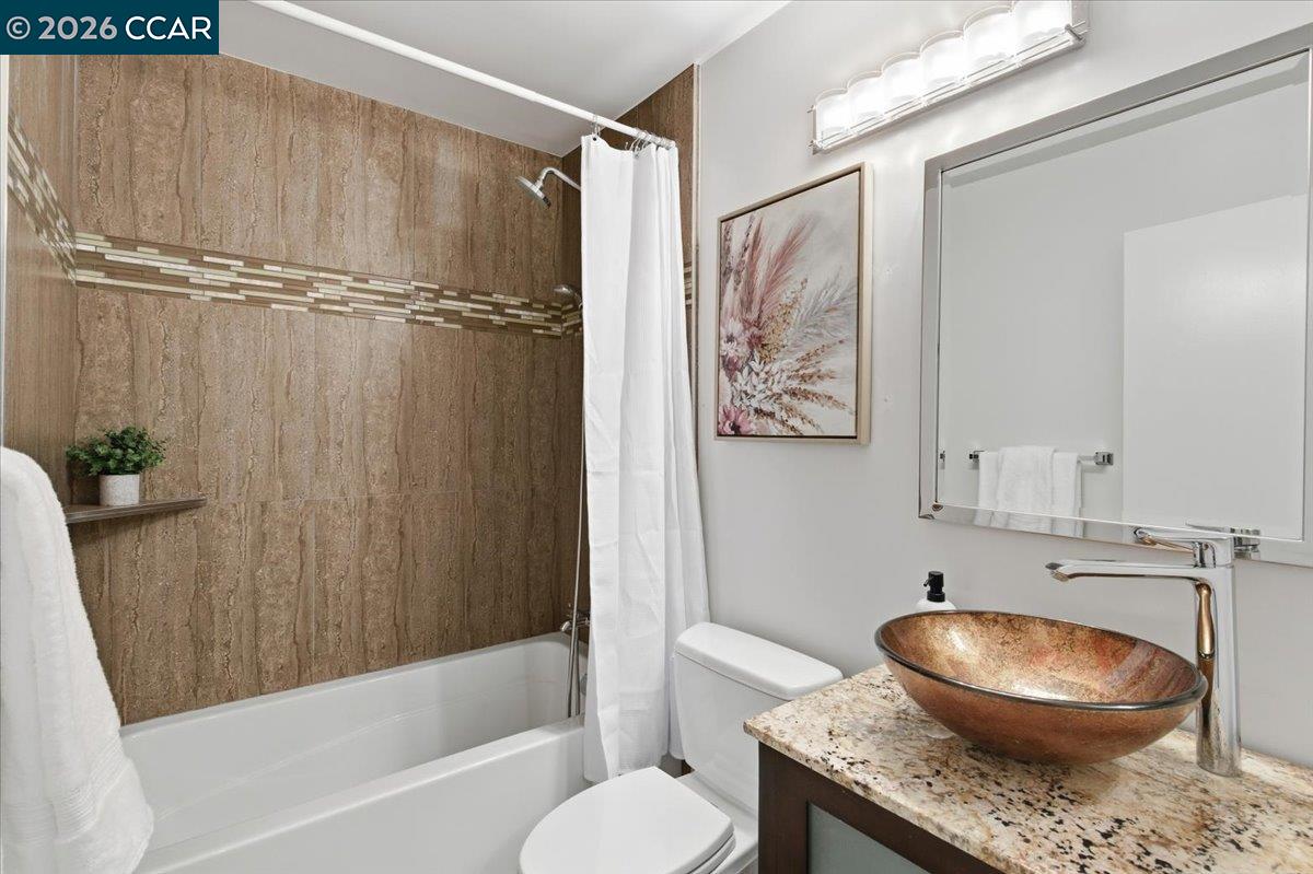 Detail Gallery Image 15 of 37 For 804 San Simeon, Concord,  CA 94518 - 3 Beds | 2/1 Baths