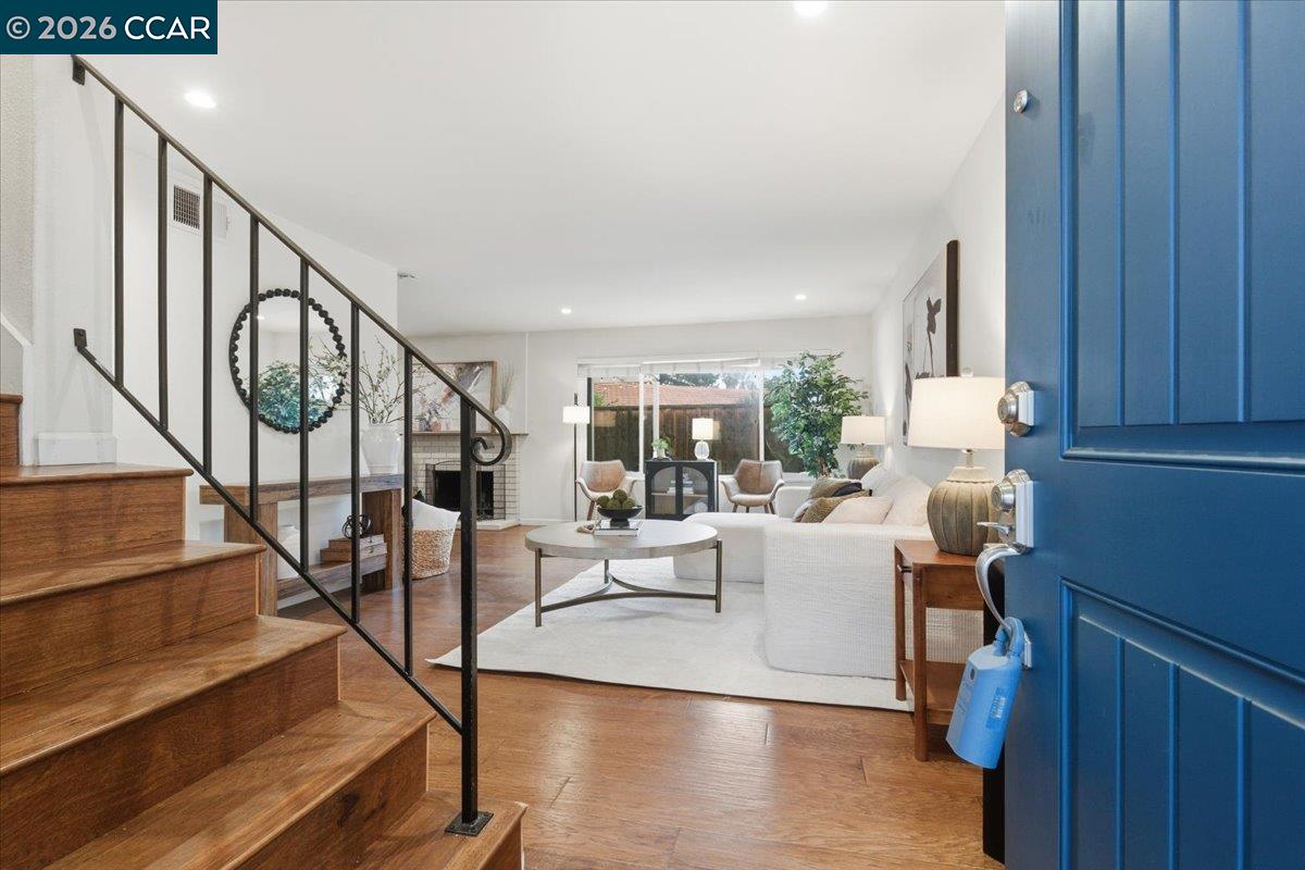 Detail Gallery Image 3 of 37 For 804 San Simeon, Concord,  CA 94518 - 3 Beds | 2/1 Baths