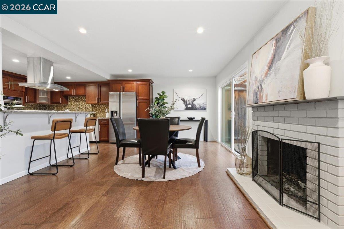 Detail Gallery Image 7 of 37 For 804 San Simeon, Concord,  CA 94518 - 3 Beds | 2/1 Baths