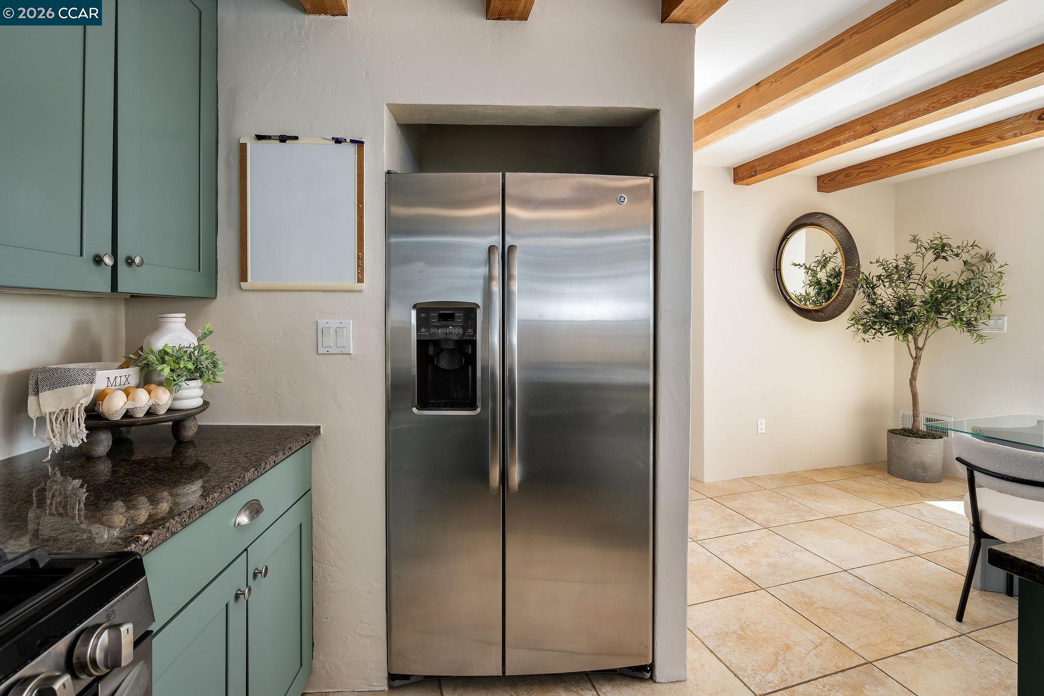 Detail Gallery Image 15 of 56 For 161 Panoramic Way, Berkeley,  CA 94704 - 2 Beds | 2 Baths