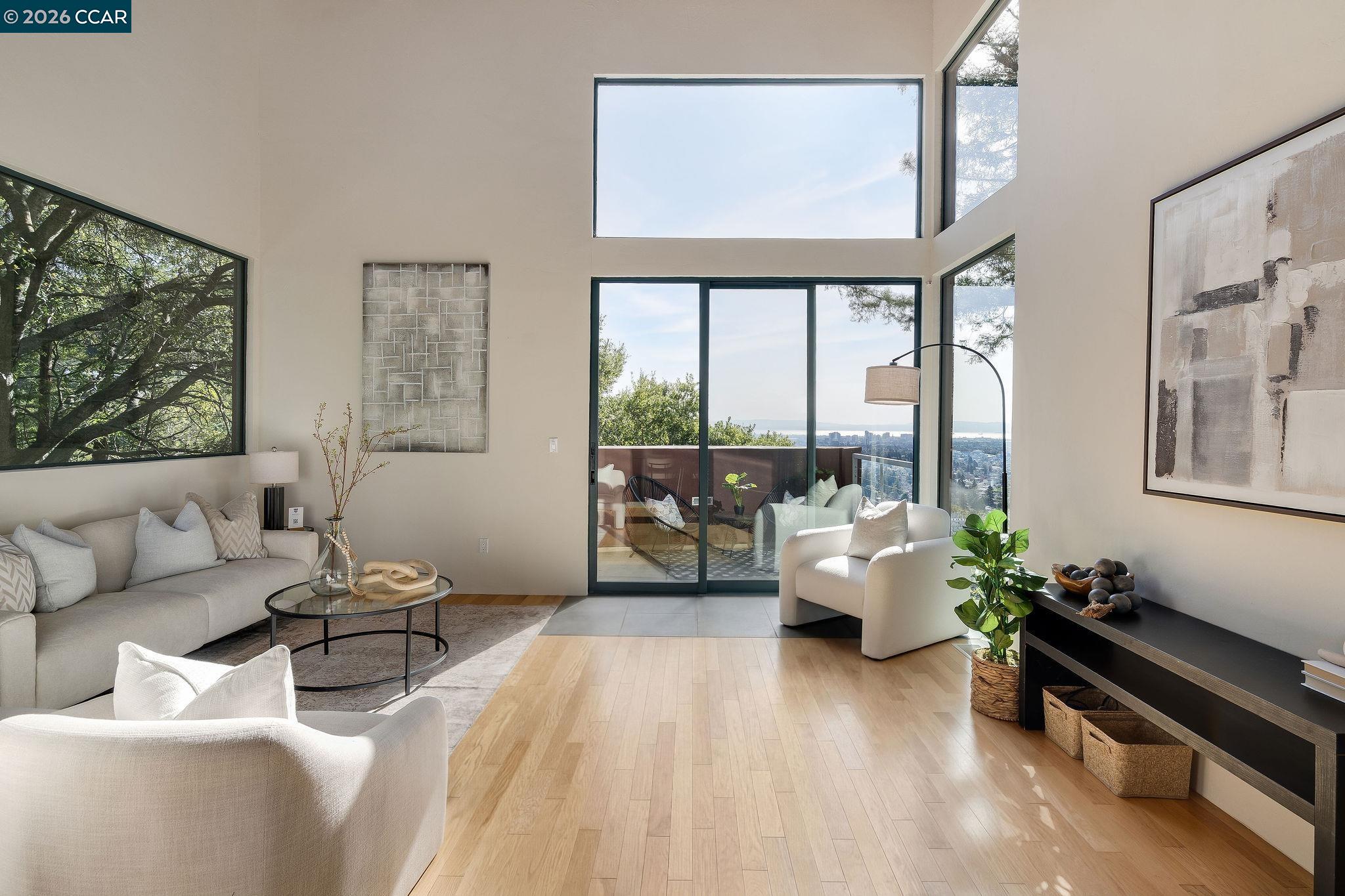 Detail Gallery Image 17 of 56 For 161 Panoramic Way, Berkeley,  CA 94704 - 2 Beds | 2 Baths