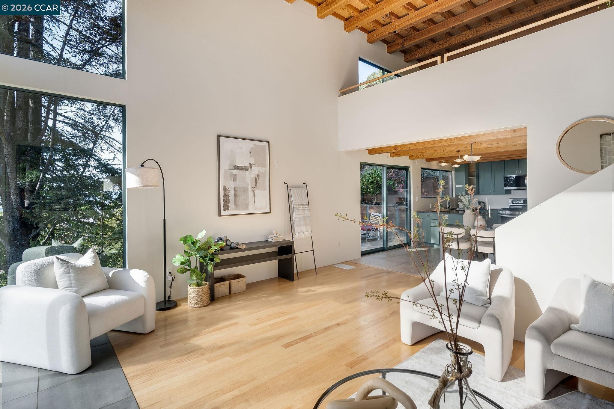 Detail Gallery Image 21 of 56 For 161 Panoramic Way, Berkeley,  CA 94704 - 2 Beds | 2 Baths