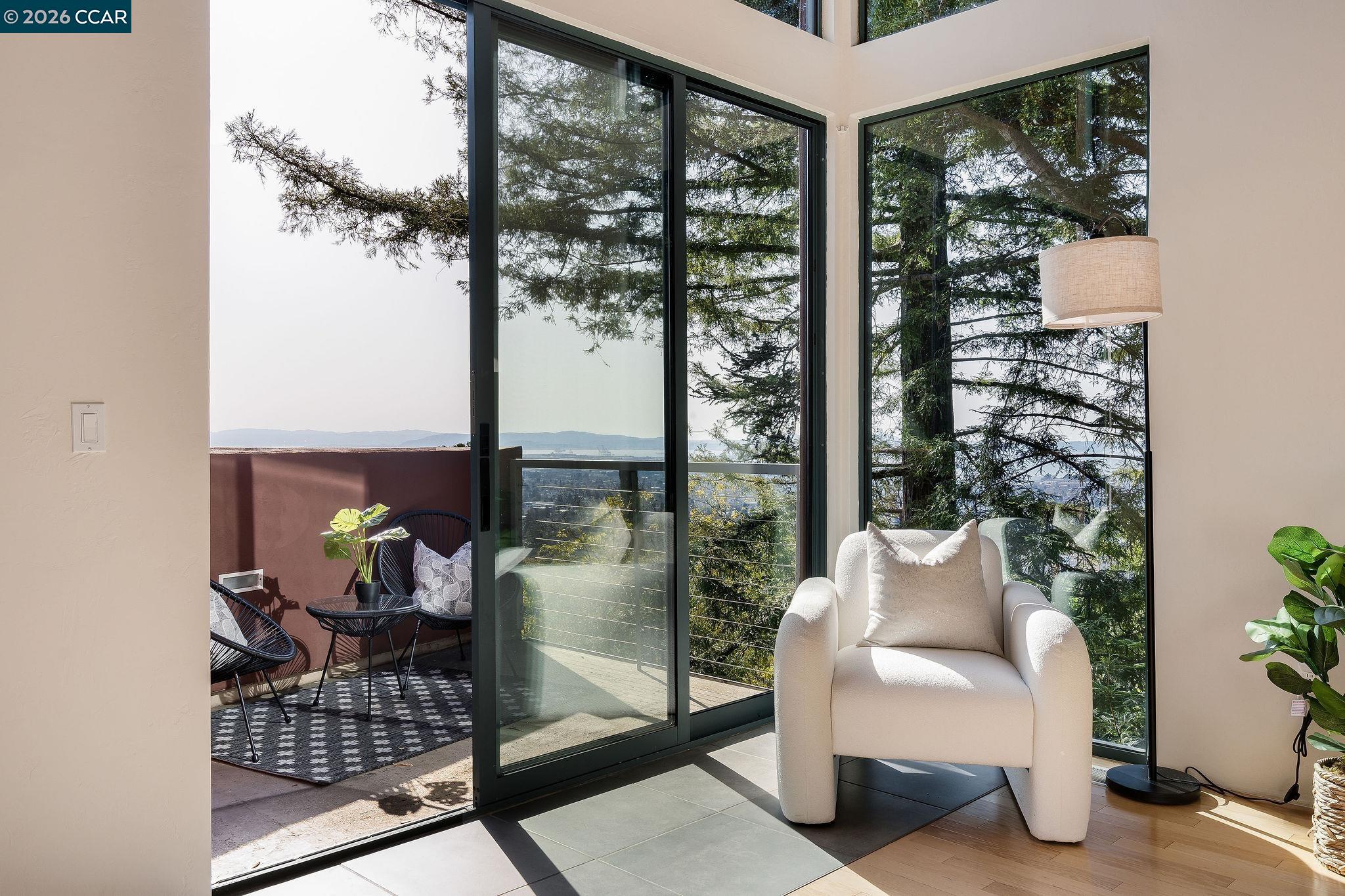 Detail Gallery Image 22 of 56 For 161 Panoramic Way, Berkeley,  CA 94704 - 2 Beds | 2 Baths