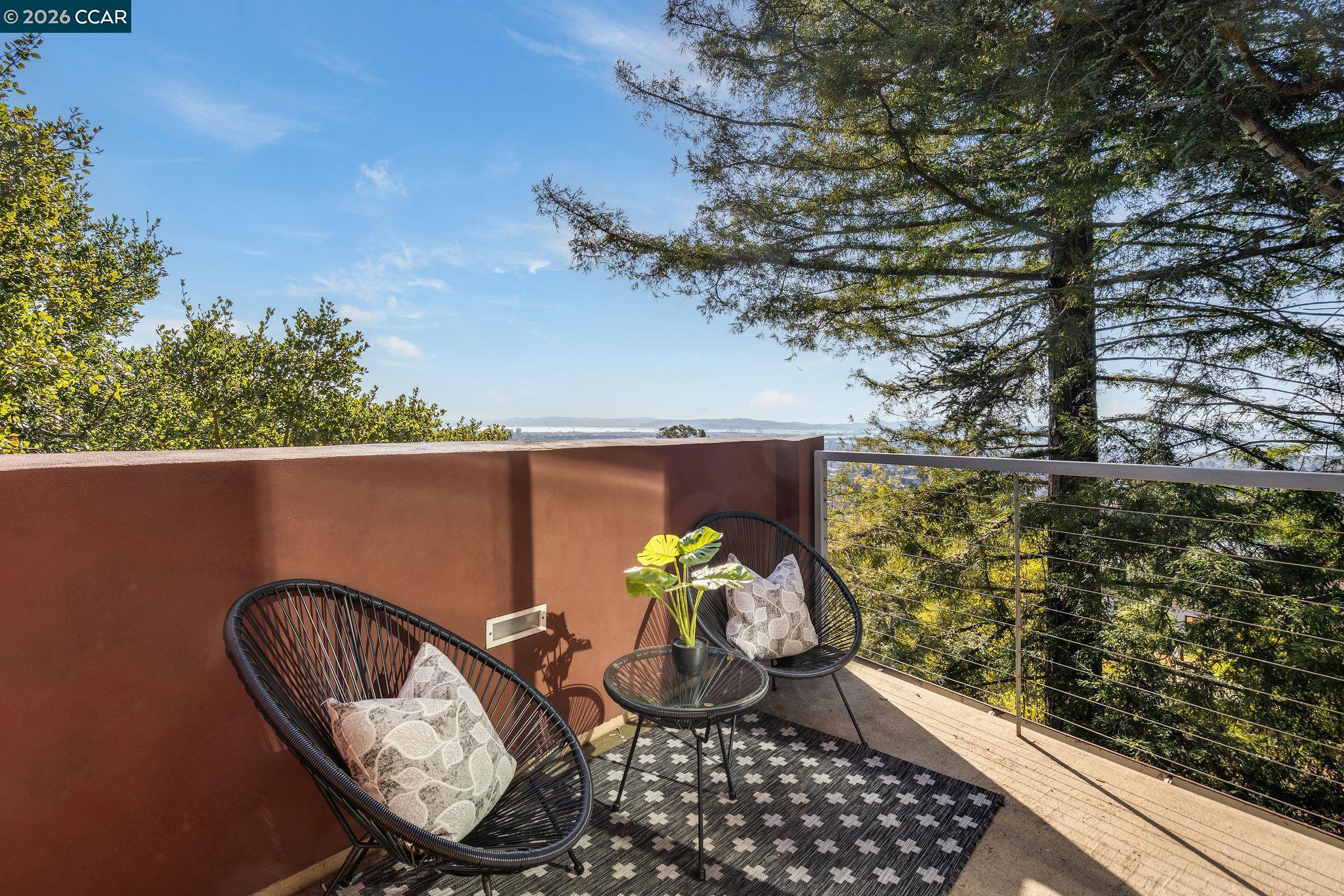 Detail Gallery Image 23 of 56 For 161 Panoramic Way, Berkeley,  CA 94704 - 2 Beds | 2 Baths