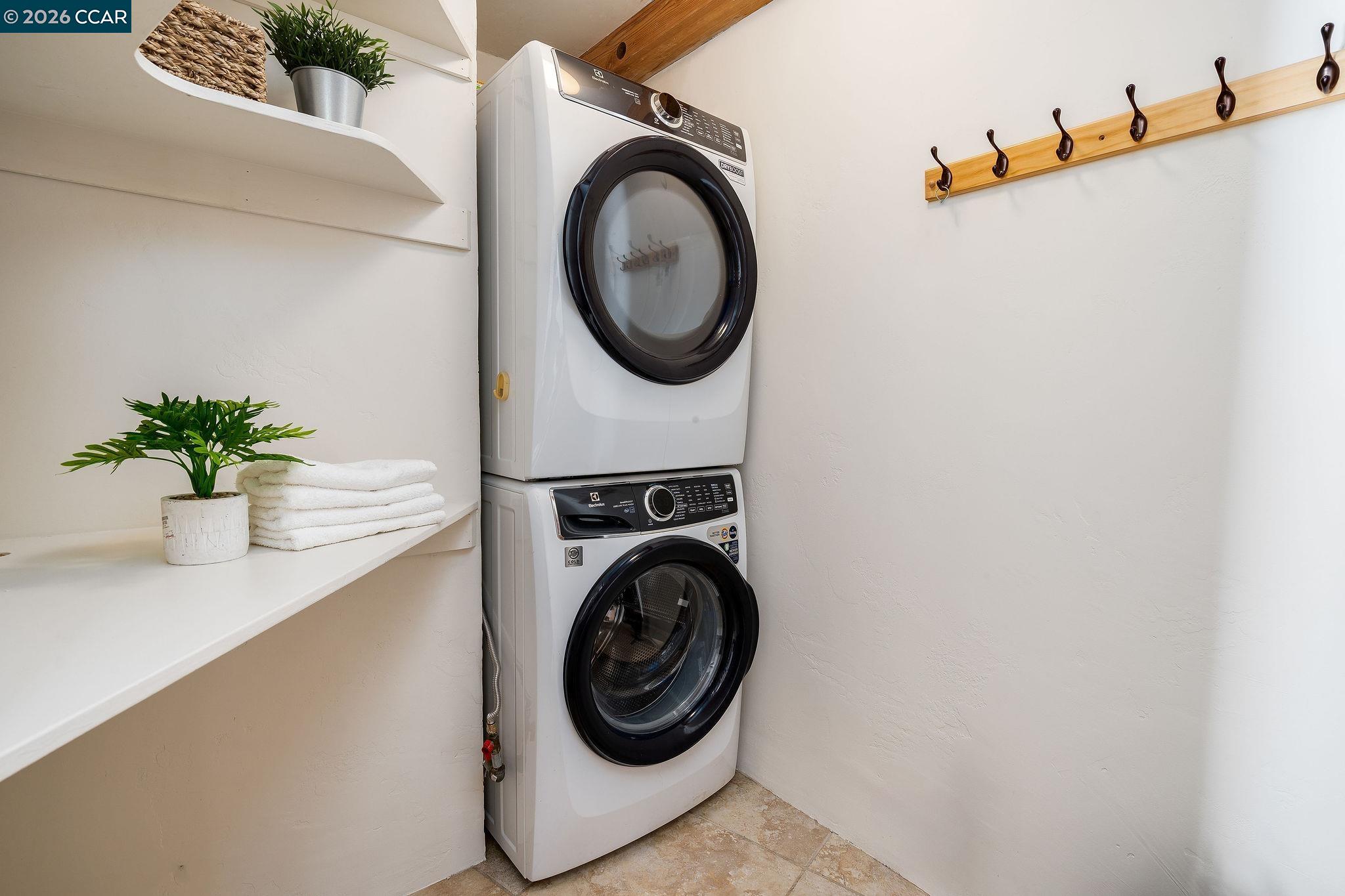 Detail Gallery Image 32 of 56 For 161 Panoramic Way, Berkeley,  CA 94704 - 2 Beds | 2 Baths