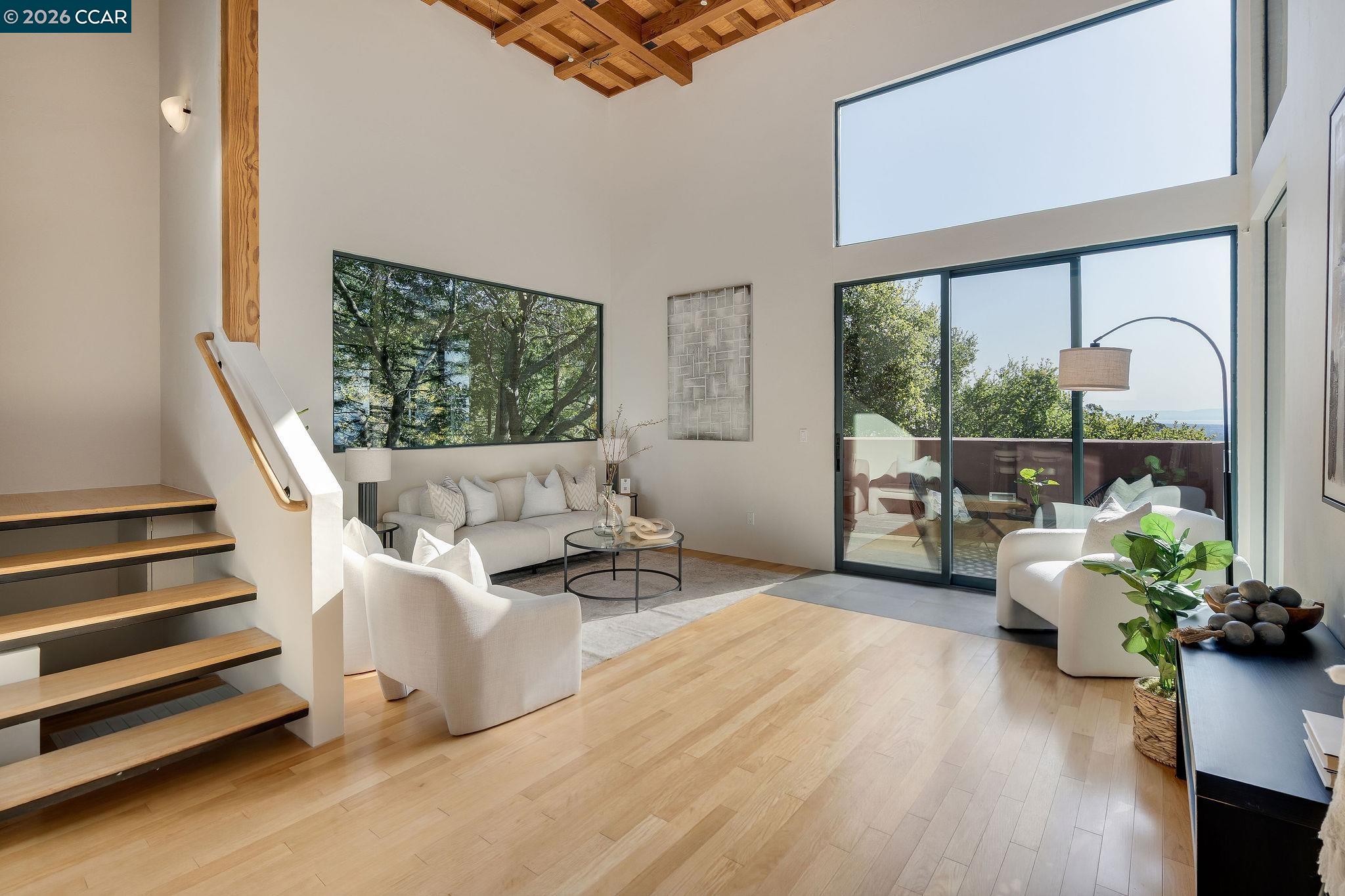 Detail Gallery Image 33 of 56 For 161 Panoramic Way, Berkeley,  CA 94704 - 2 Beds | 2 Baths