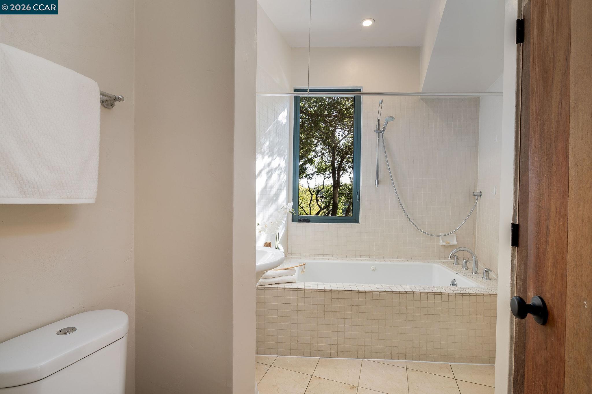 Detail Gallery Image 41 of 56 For 161 Panoramic Way, Berkeley,  CA 94704 - 2 Beds | 2 Baths