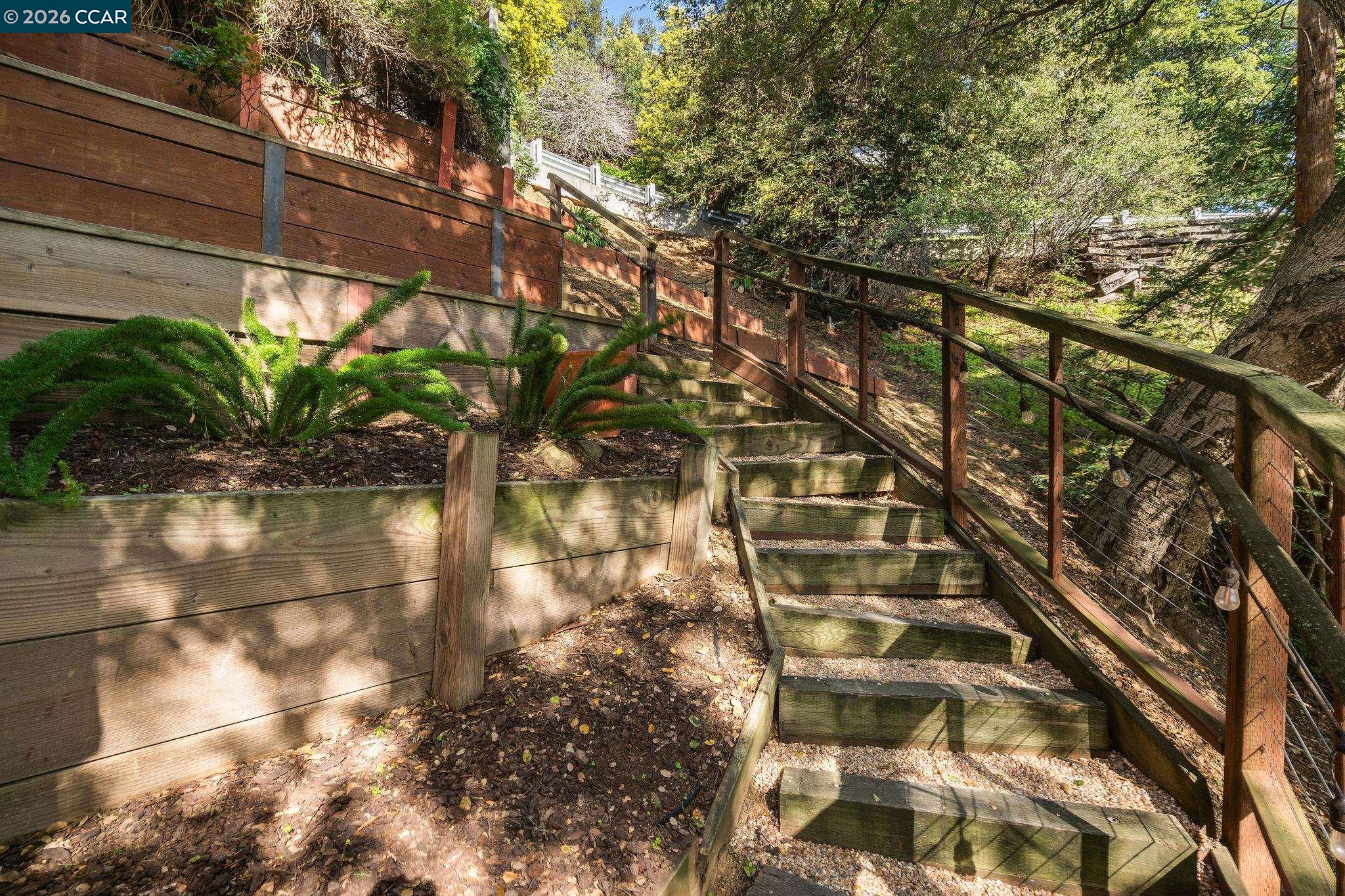 Detail Gallery Image 45 of 56 For 161 Panoramic Way, Berkeley,  CA 94704 - 2 Beds | 2 Baths