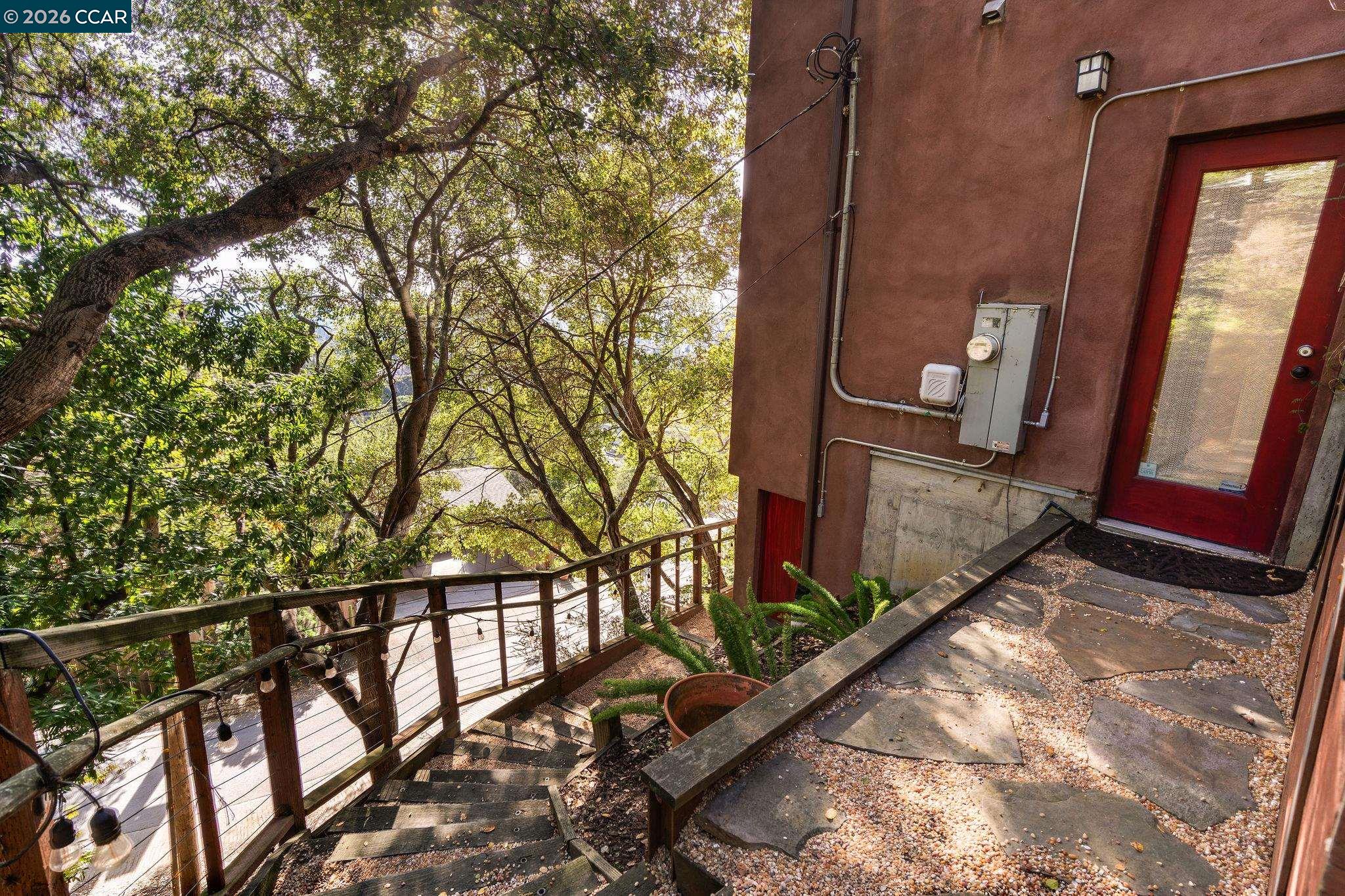 Detail Gallery Image 46 of 56 For 161 Panoramic Way, Berkeley,  CA 94704 - 2 Beds | 2 Baths