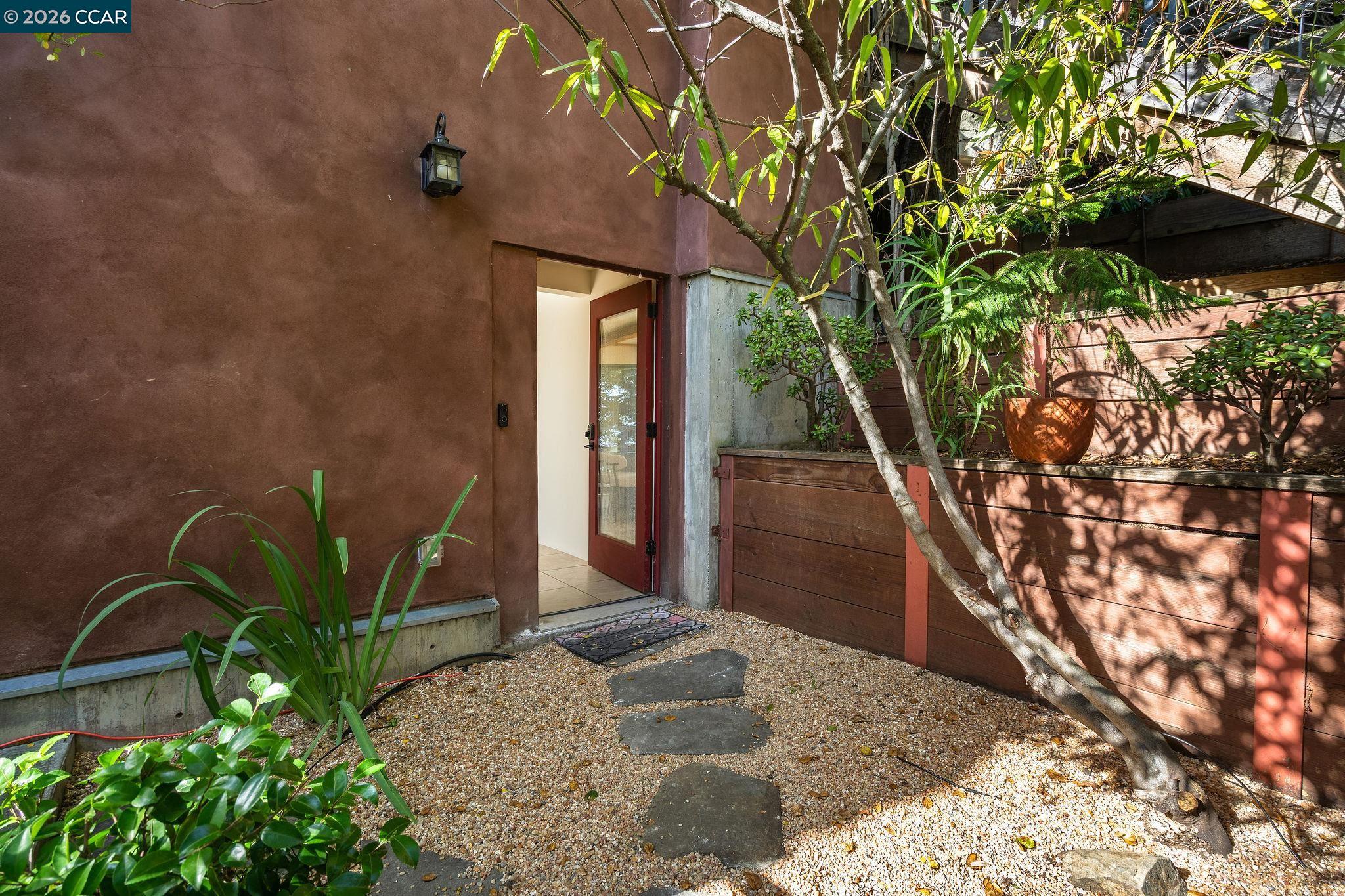 Detail Gallery Image 7 of 56 For 161 Panoramic Way, Berkeley,  CA 94704 - 2 Beds | 2 Baths